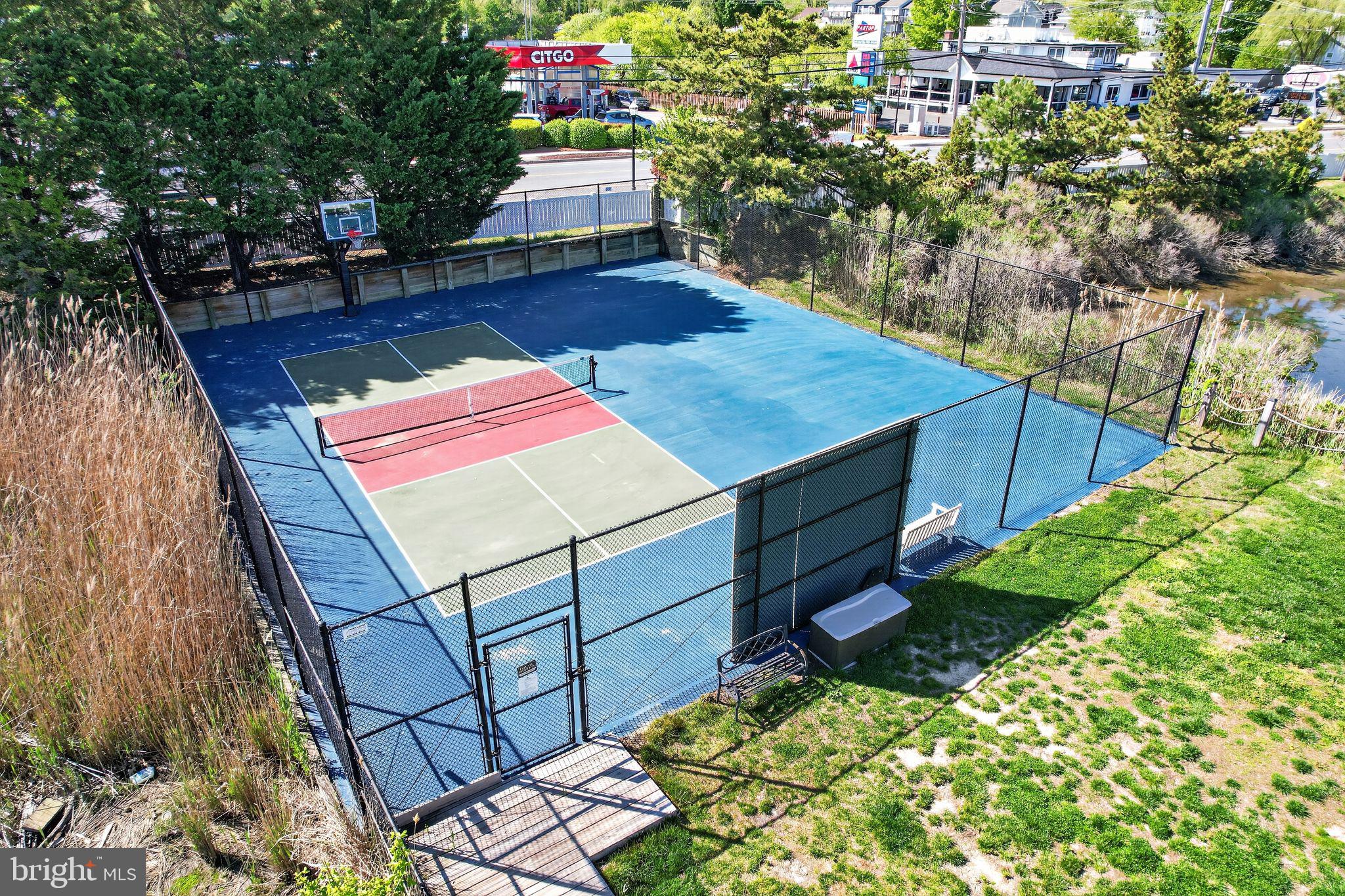 WINDWARD KEY - Residential