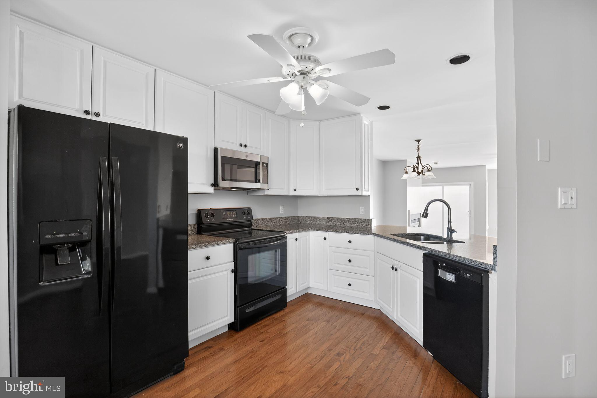 WINDWARD KEY - Residential