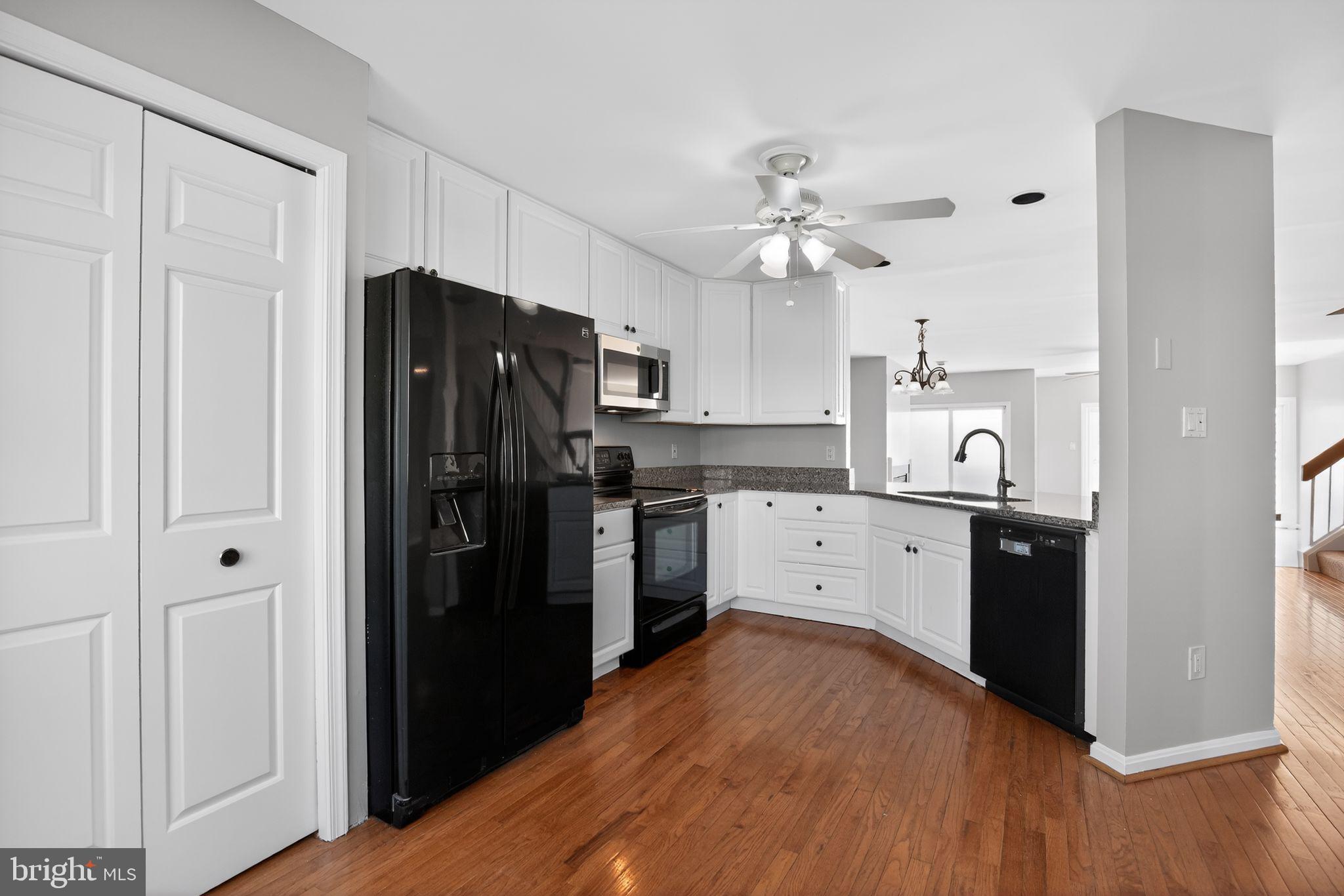 WINDWARD KEY - Residential