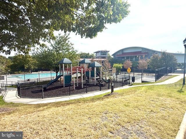 POTOMAC CLUB - Residential