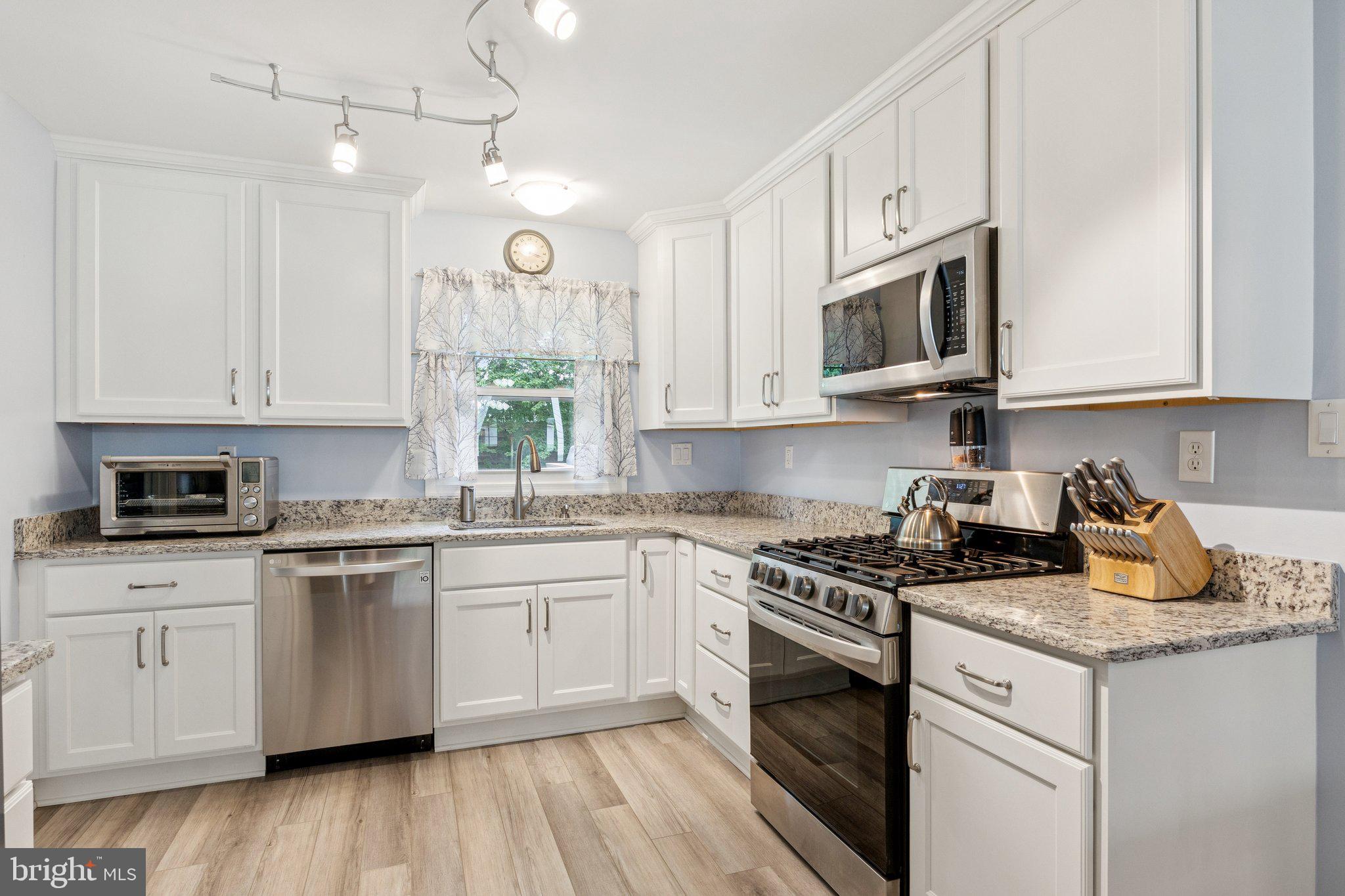 983 SUNNY COURT