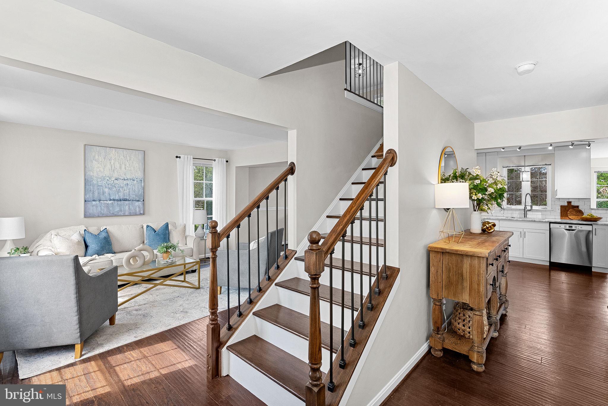 ROUND HILL - Residential