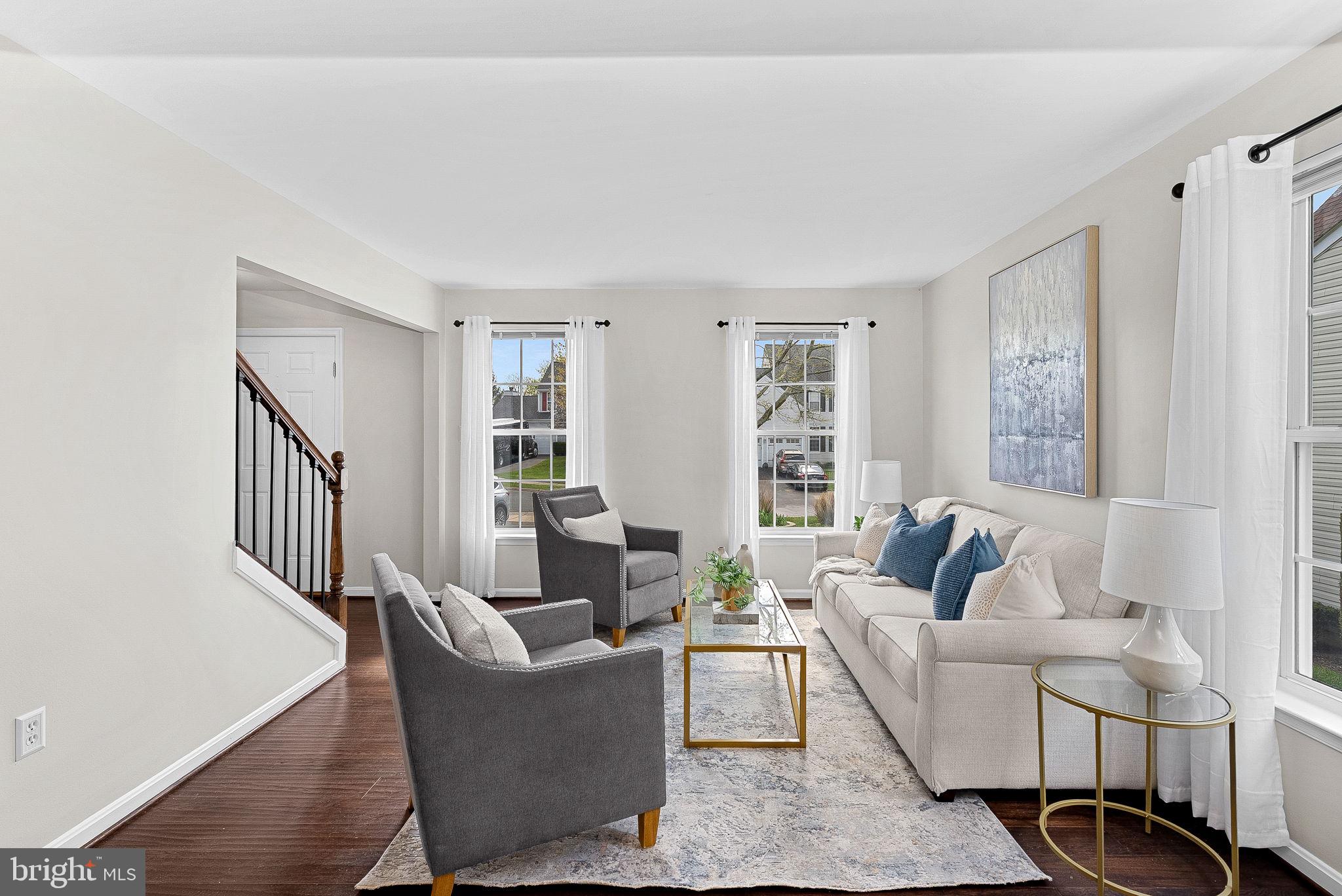 ROUND HILL - Residential