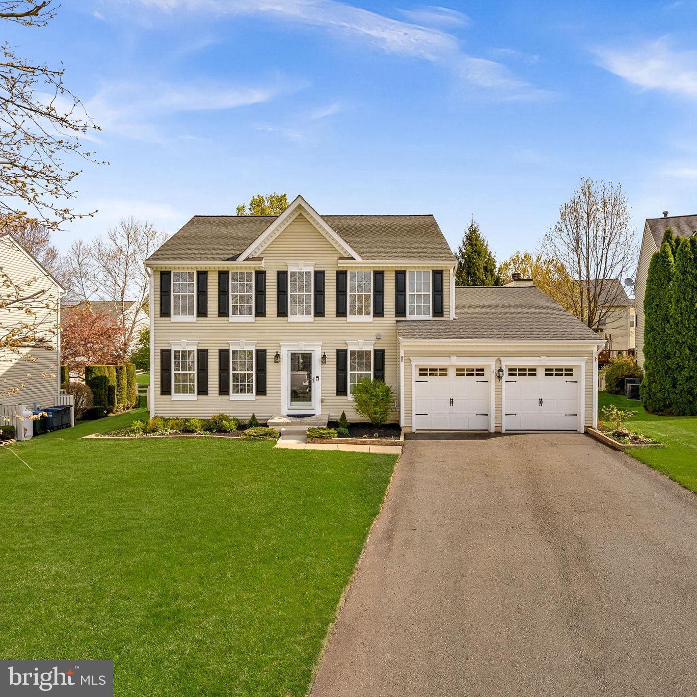 ROUND HILL - Residential