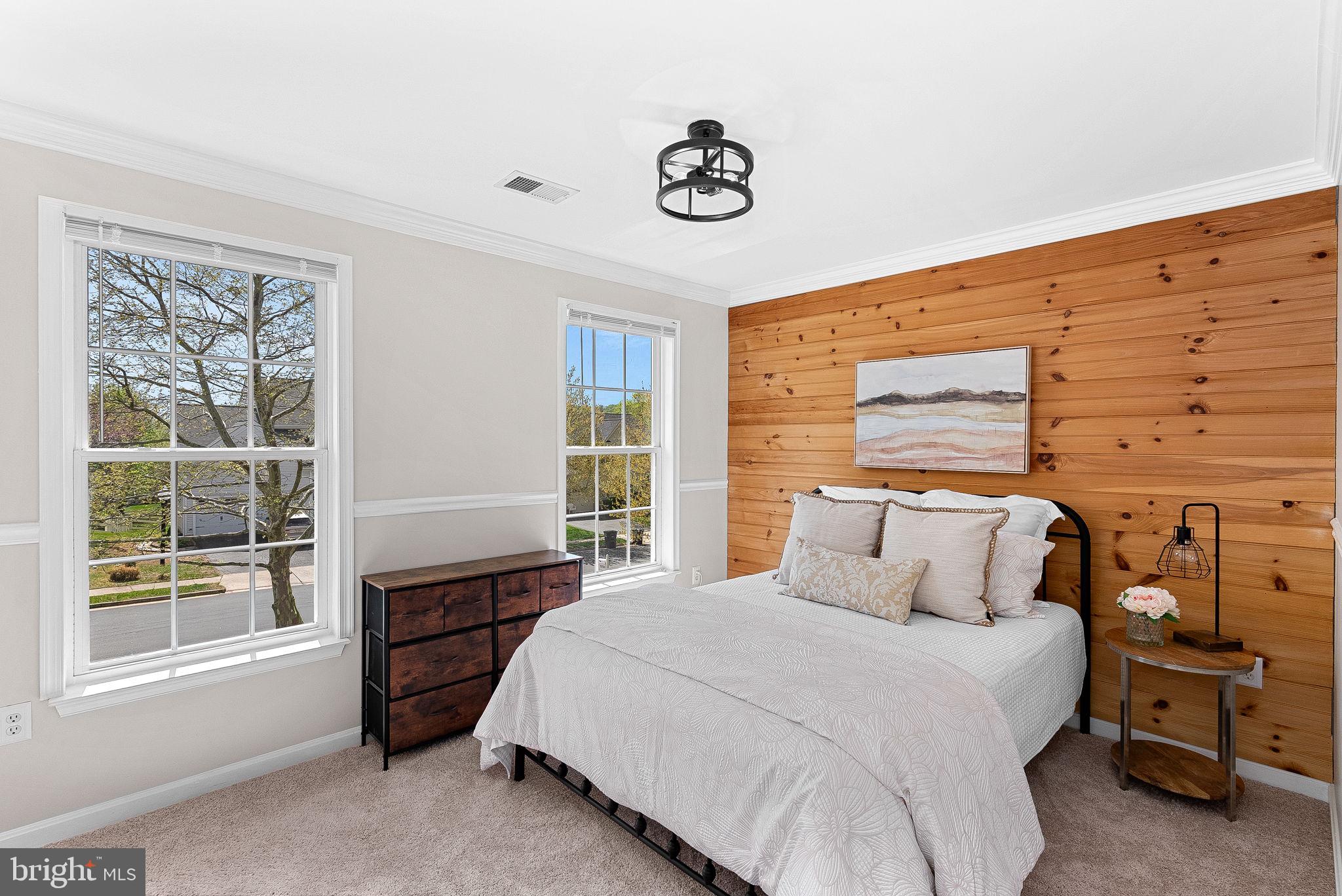 ROUND HILL - Residential