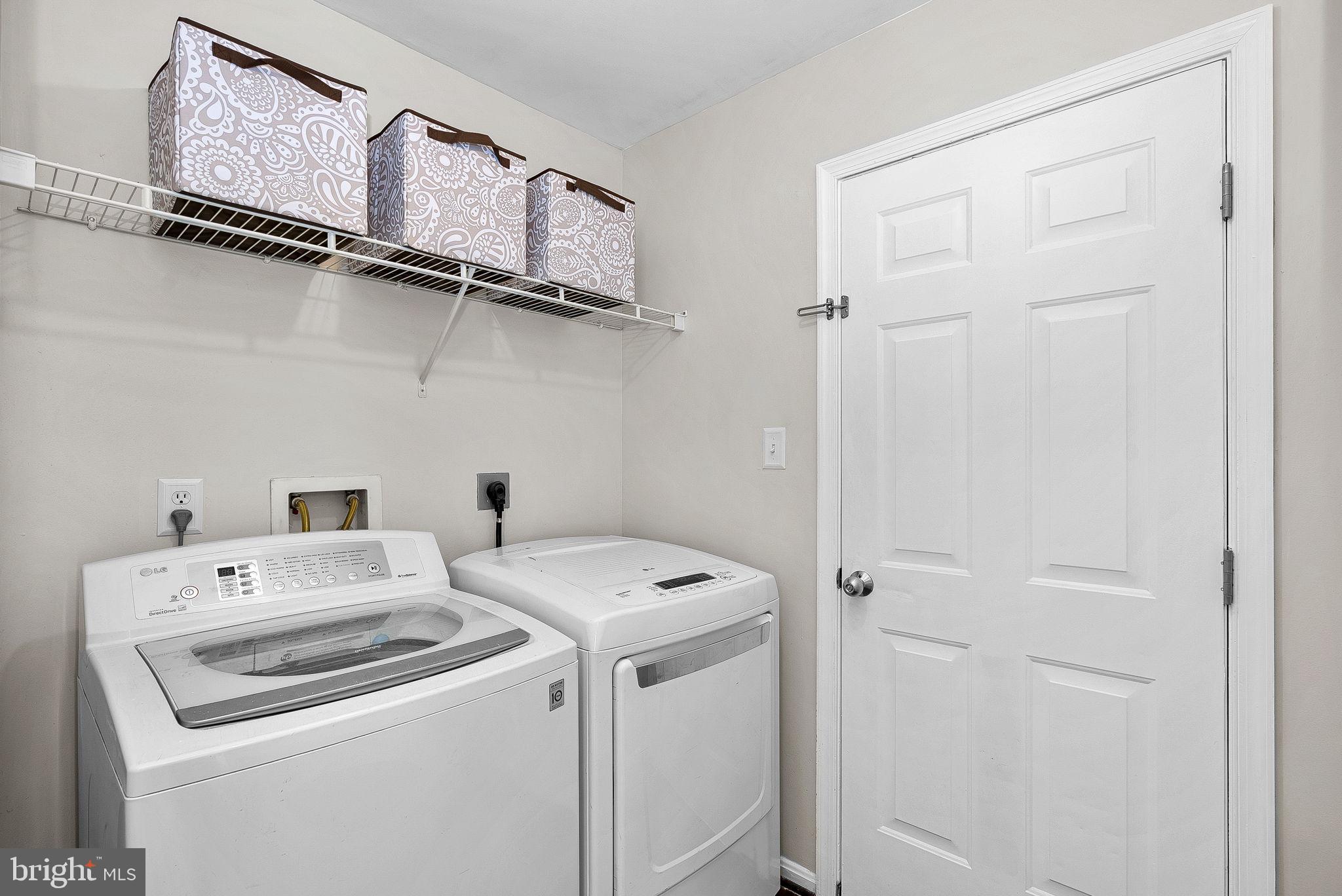 ROUND HILL - Residential