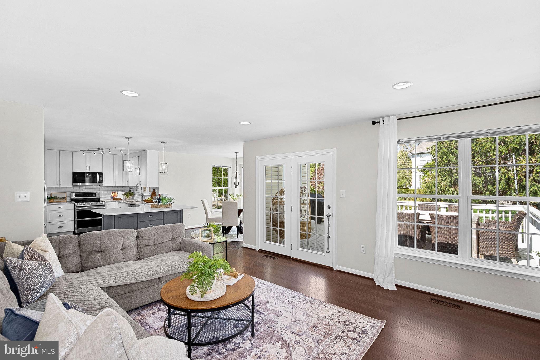 ROUND HILL - Residential