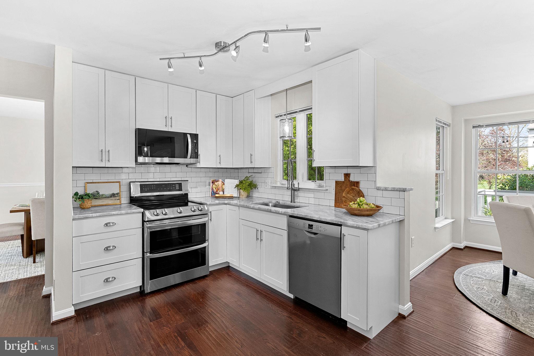 ROUND HILL - Residential