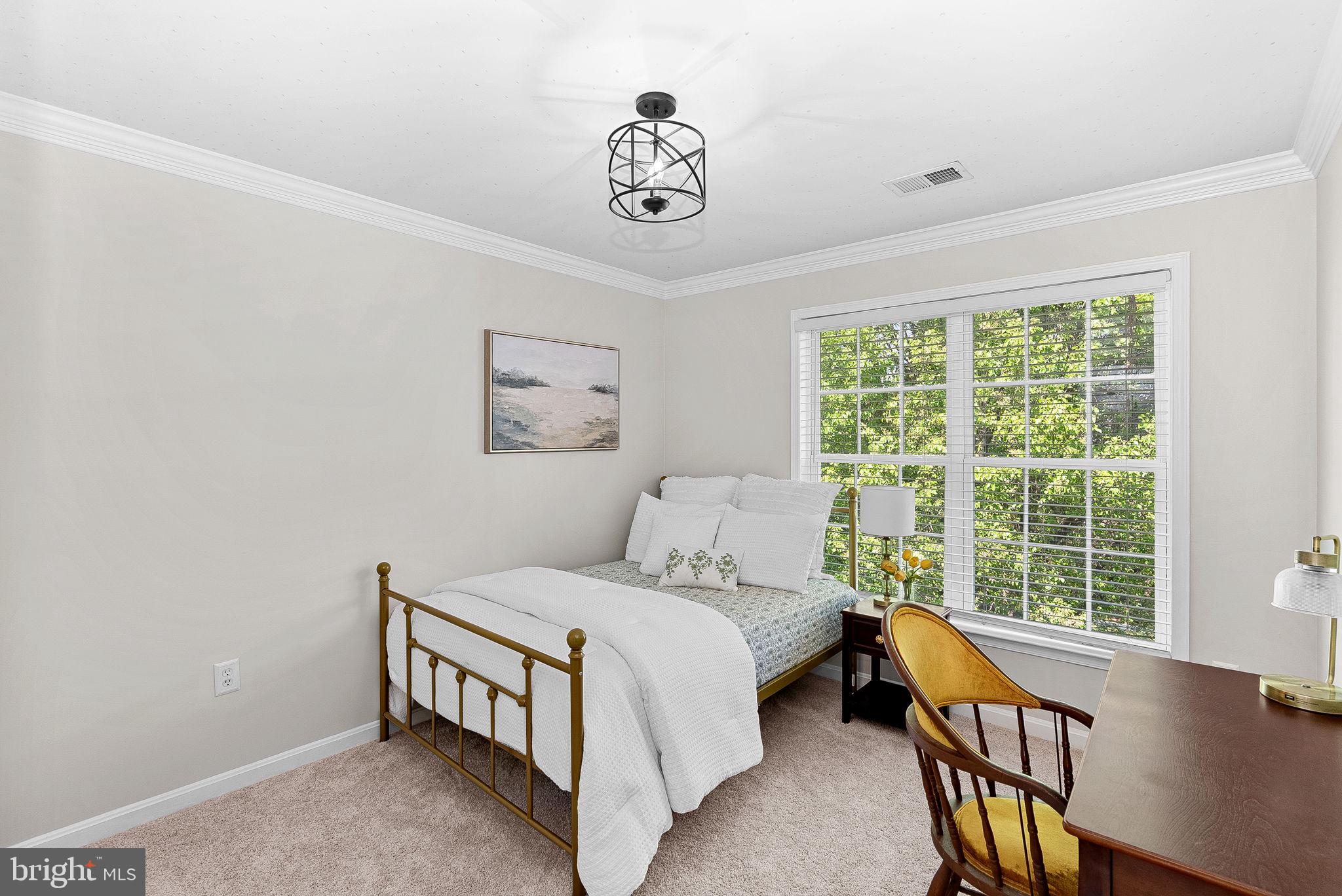 ROUND HILL - Residential