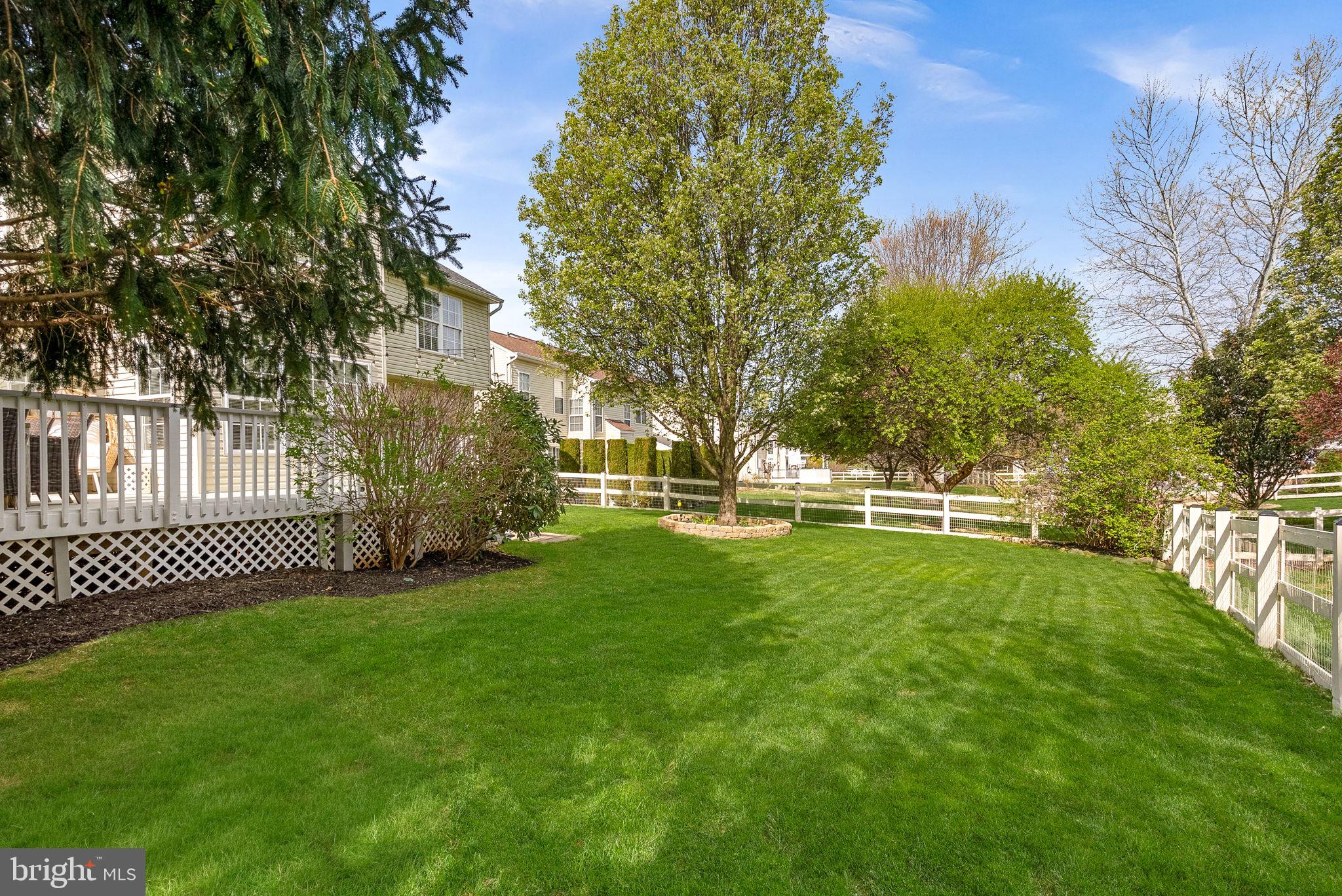 ROUND HILL - Residential