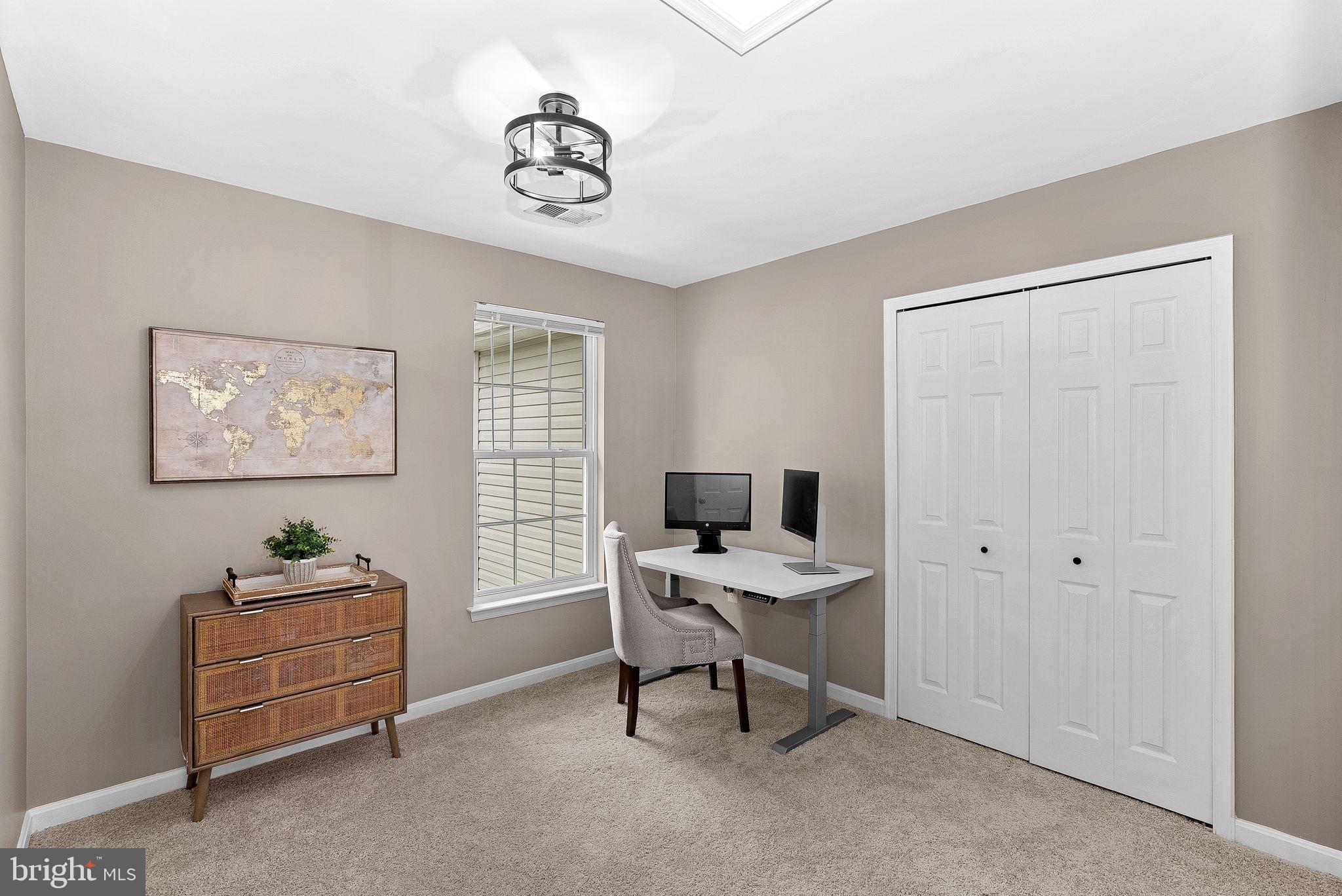 ROUND HILL - Residential