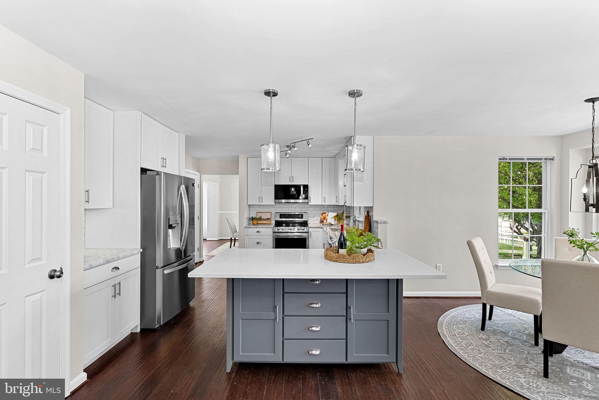 ROUND HILL - Residential