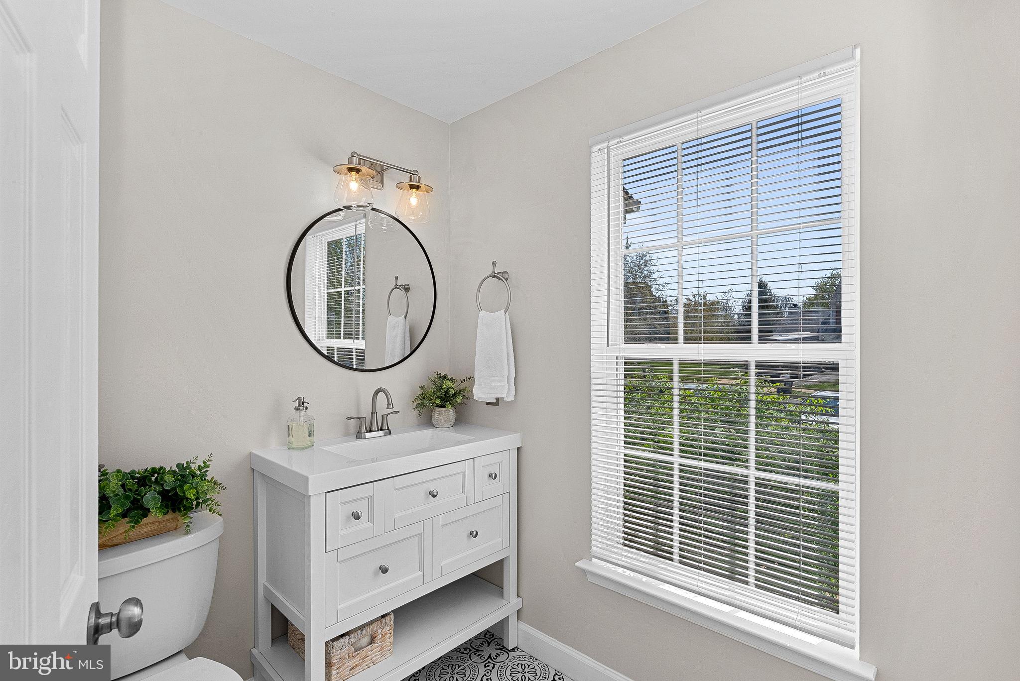 ROUND HILL - Residential