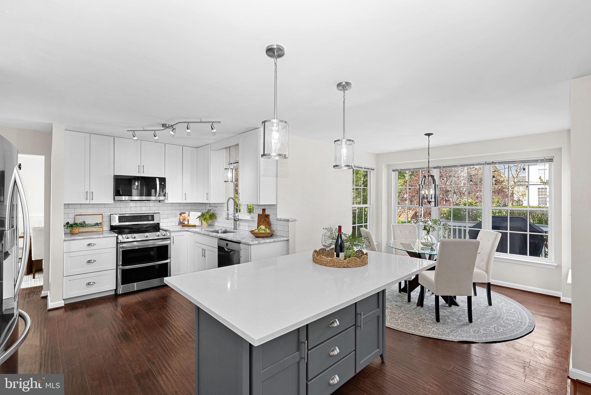 ROUND HILL - Residential