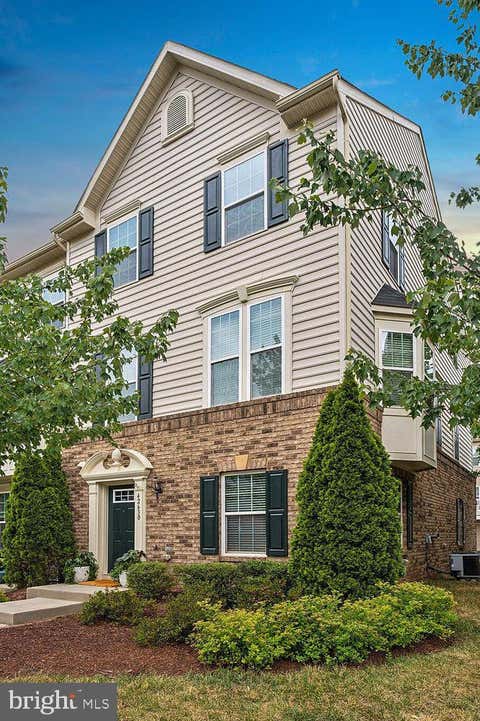 Photo of 42630 Burbank Terrace, STERLING, VA 20166 (MLS # VALO2132330)
