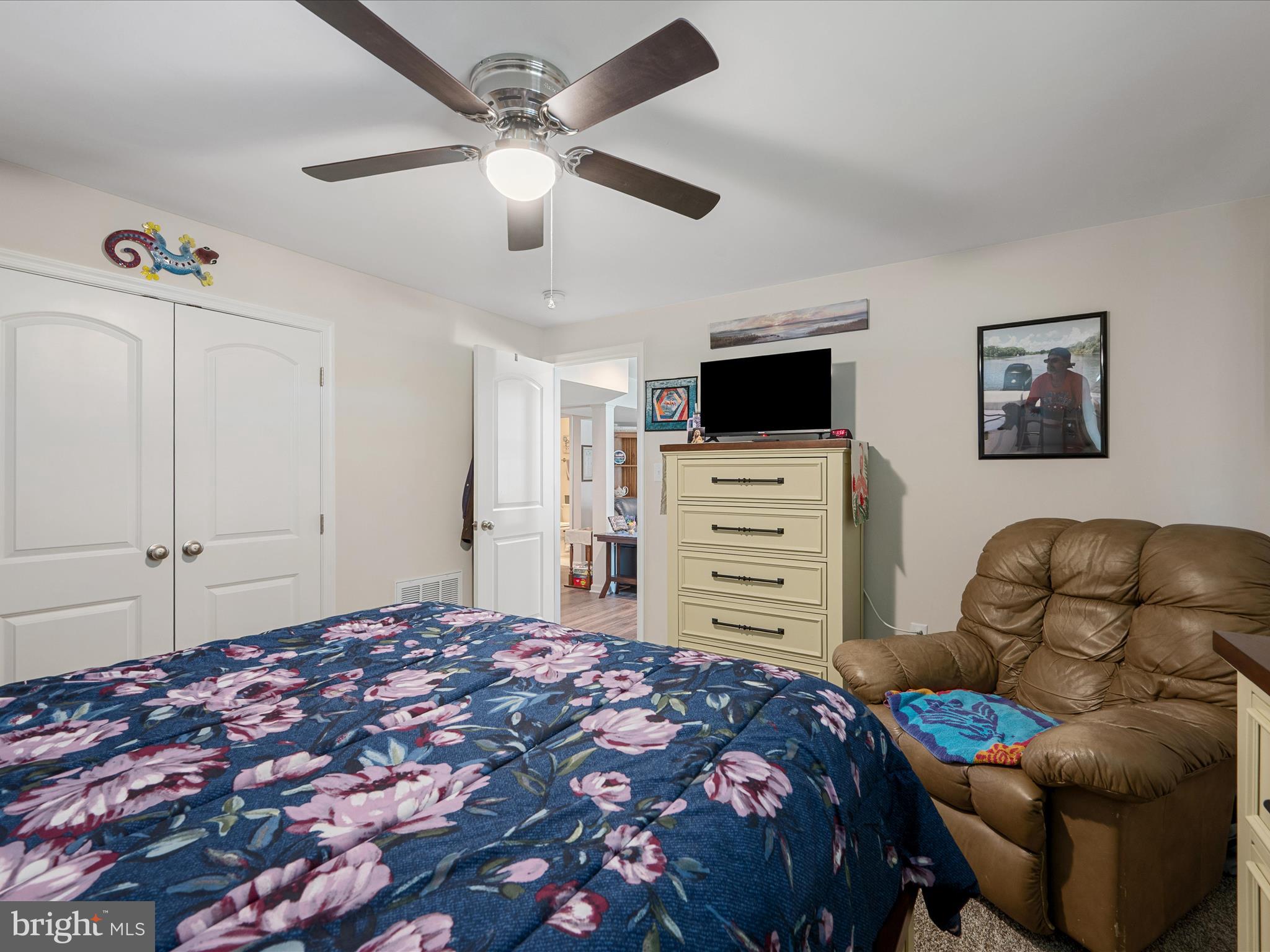 MIDDLE CREEK MANOR - Residential