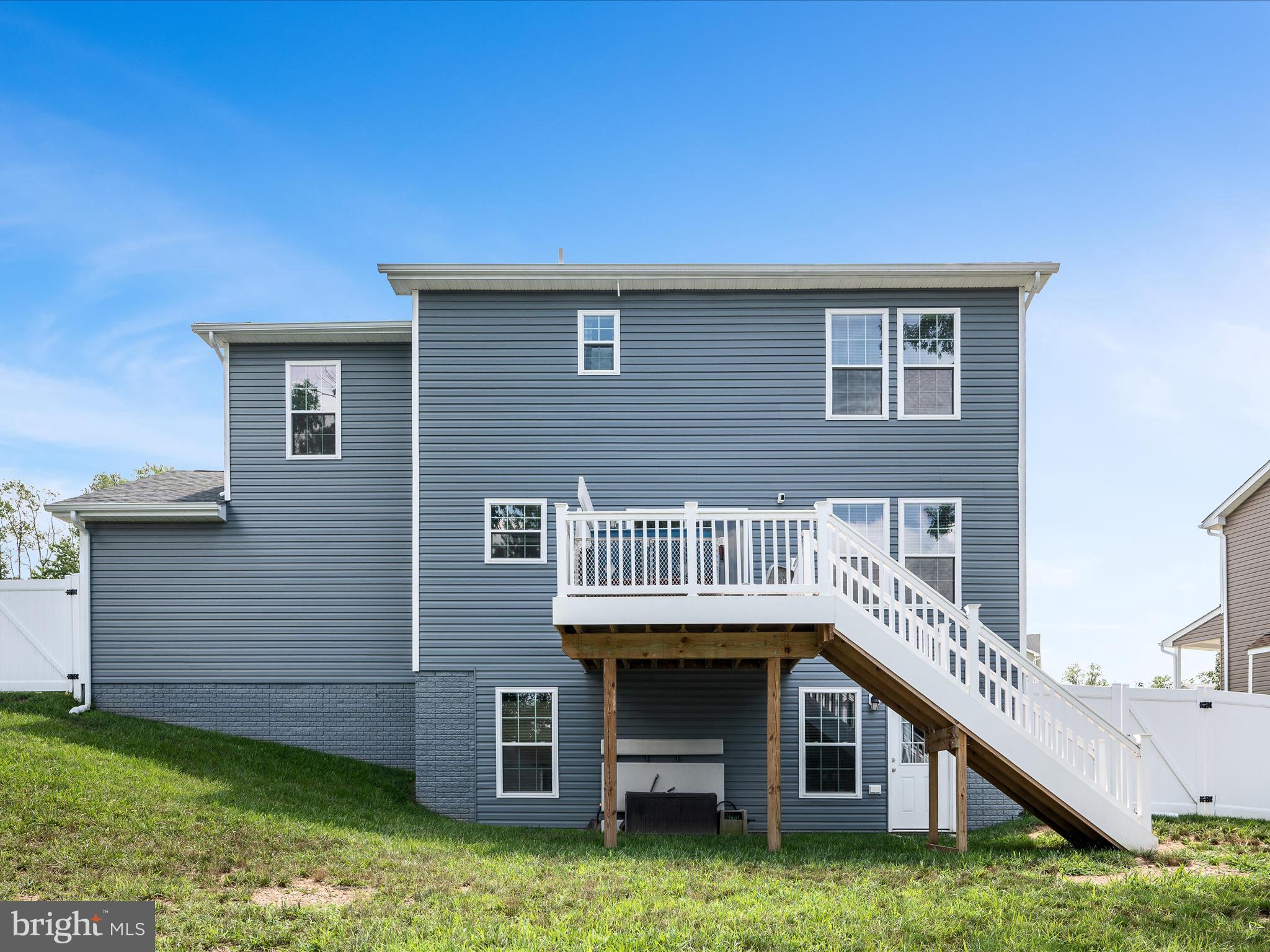 MIDDLE CREEK MANOR - Residential