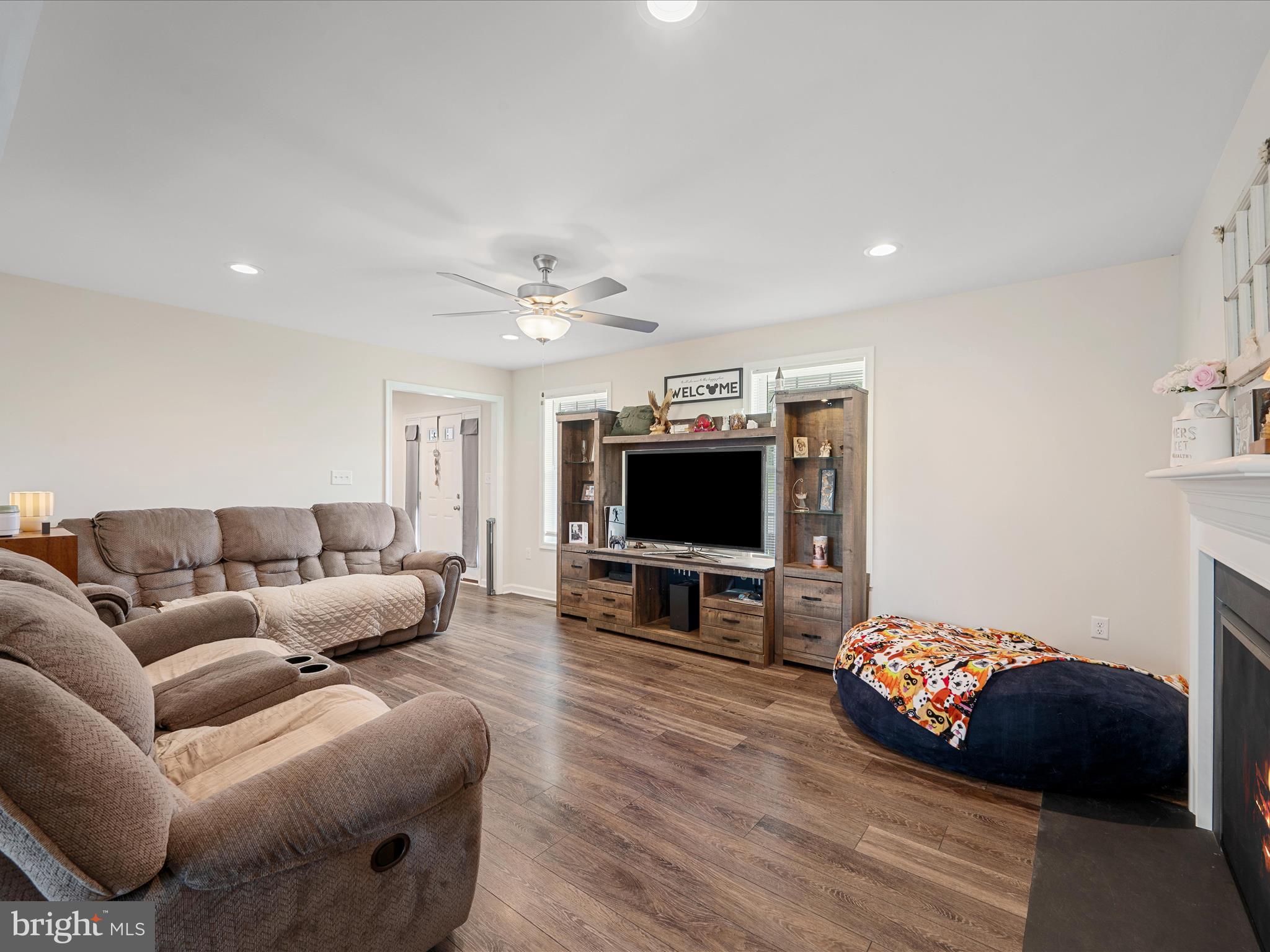 MIDDLE CREEK MANOR - Residential