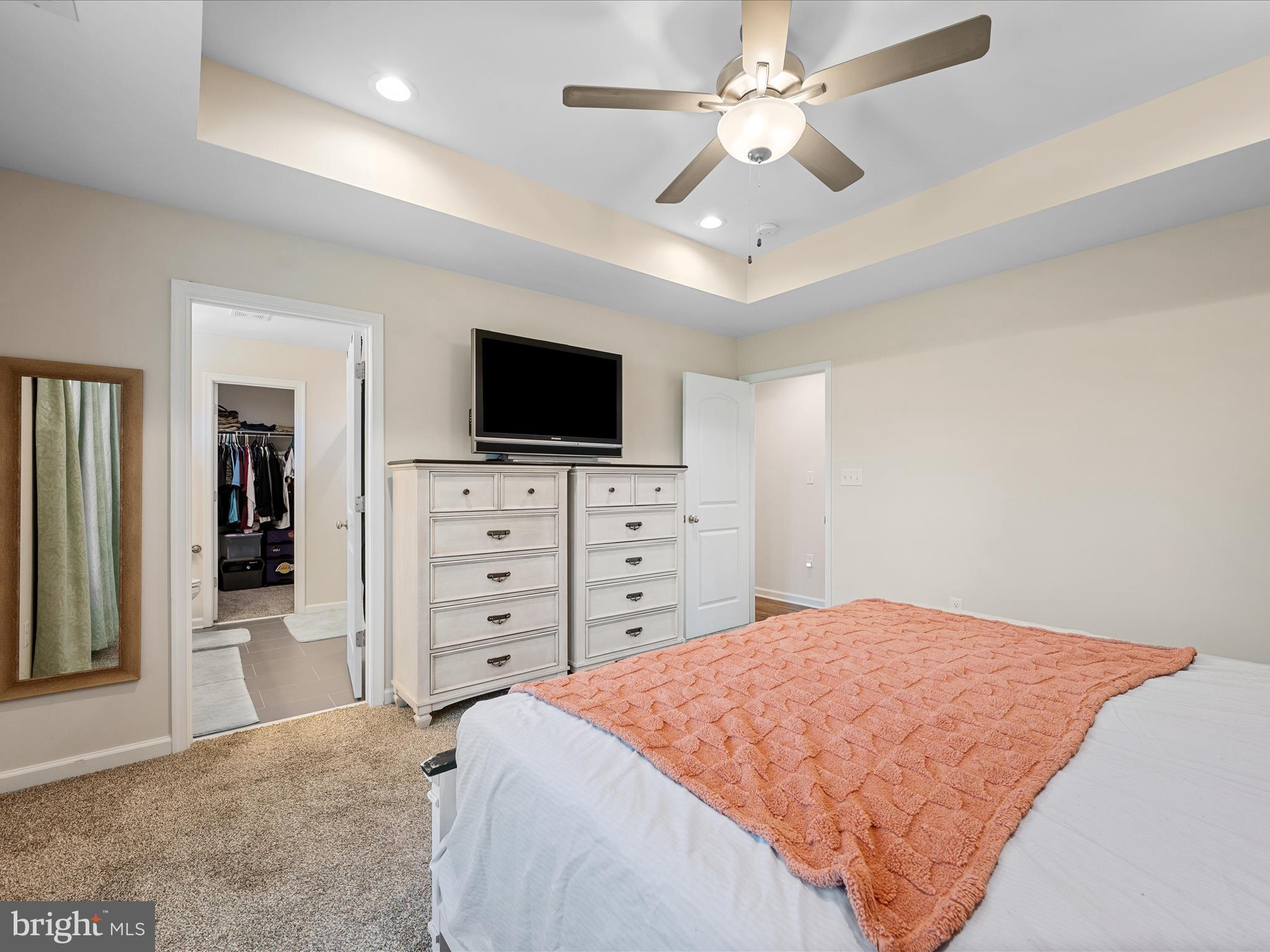 MIDDLE CREEK MANOR - Residential