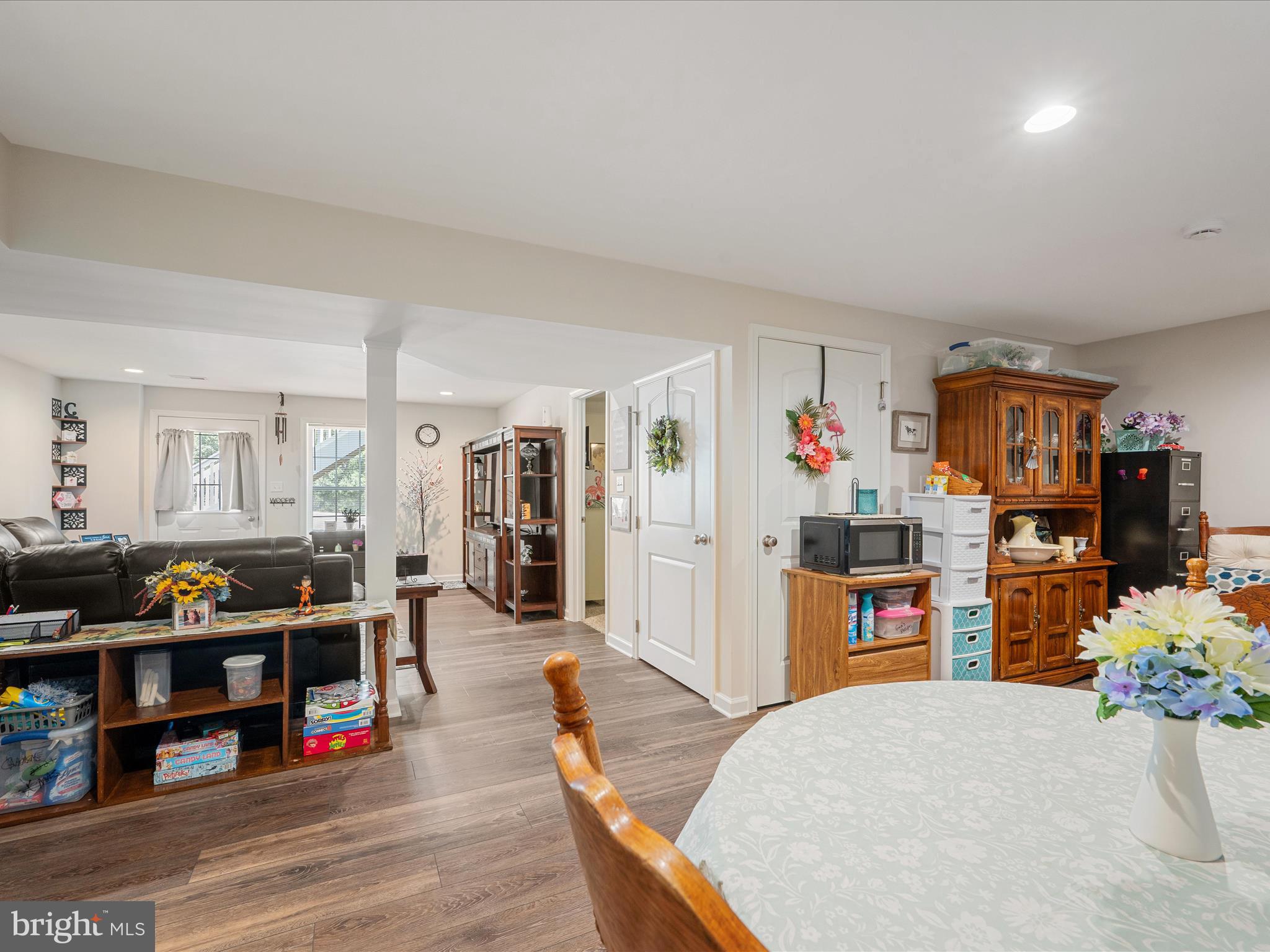 MIDDLE CREEK MANOR - Residential