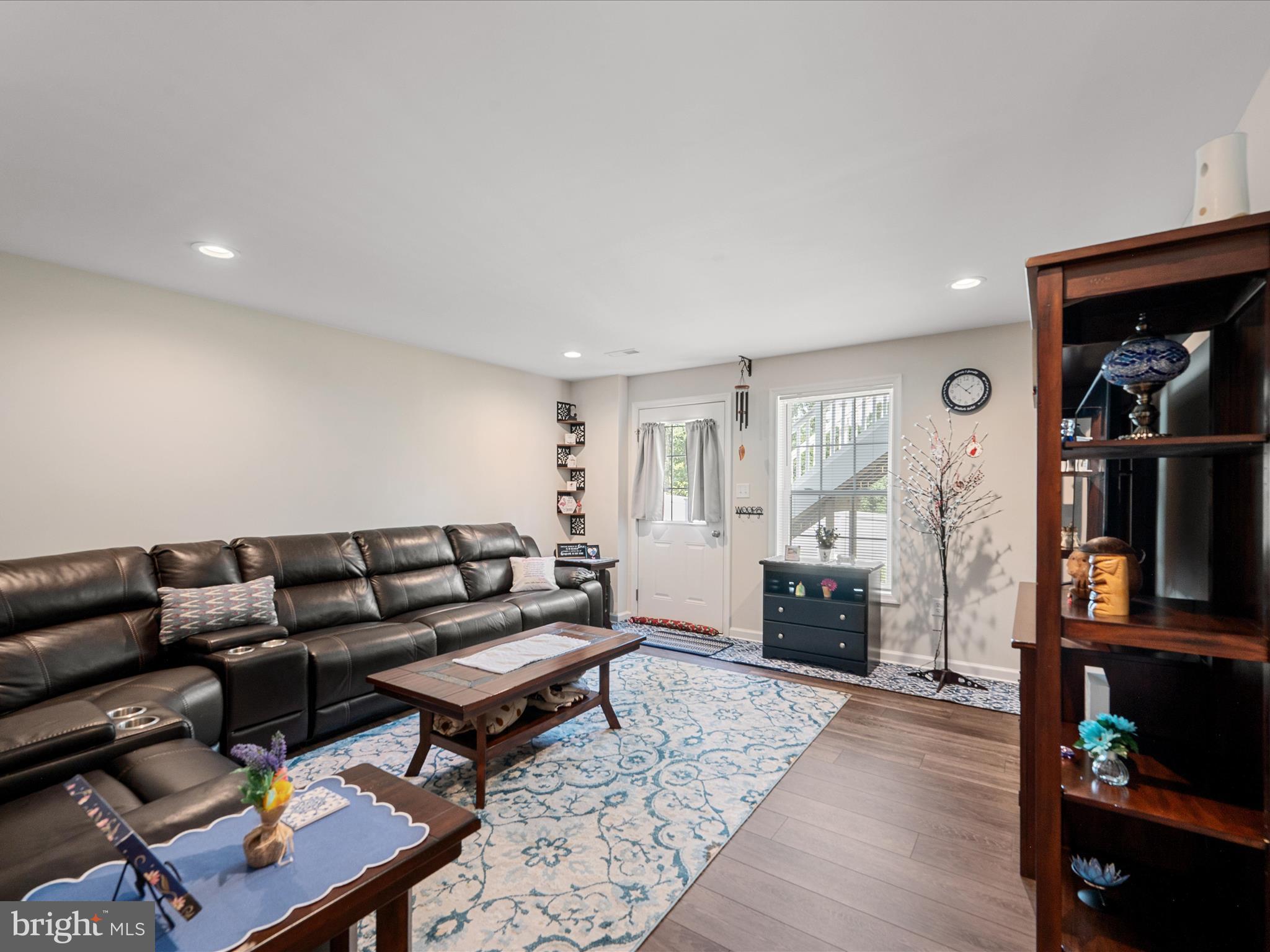 MIDDLE CREEK MANOR - Residential