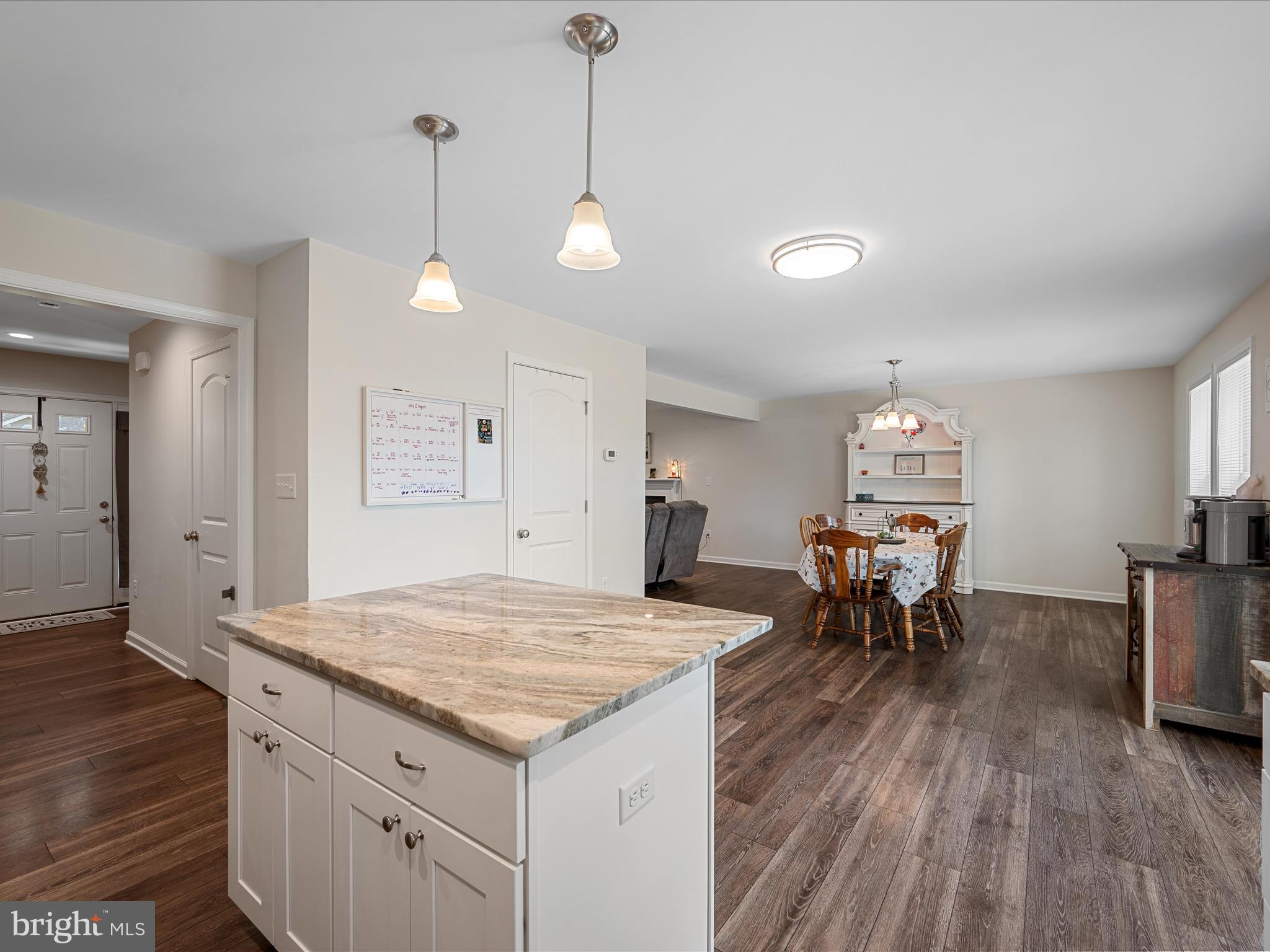 MIDDLE CREEK MANOR - Residential