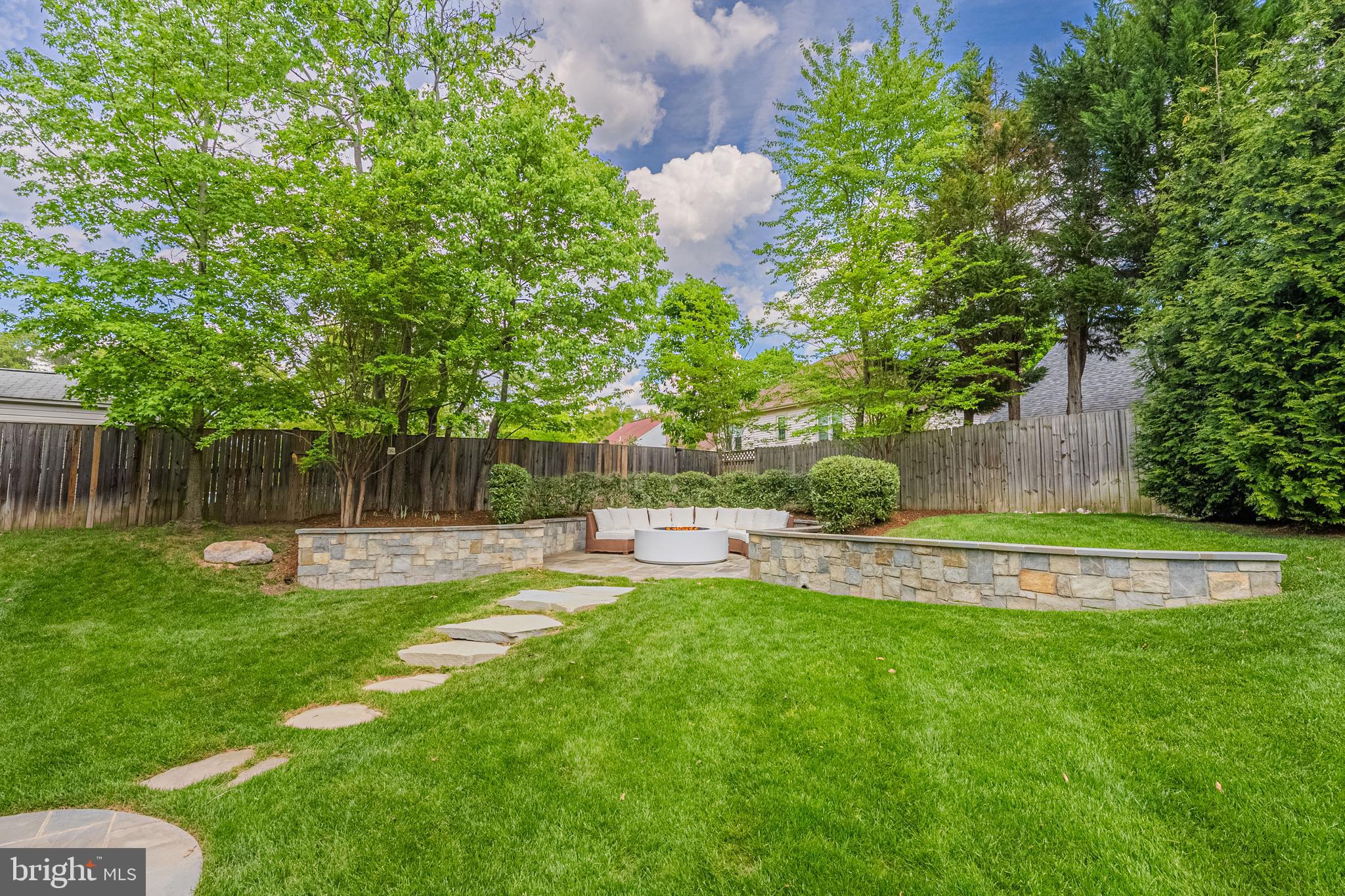 GAMBRILL POINTE - Residential