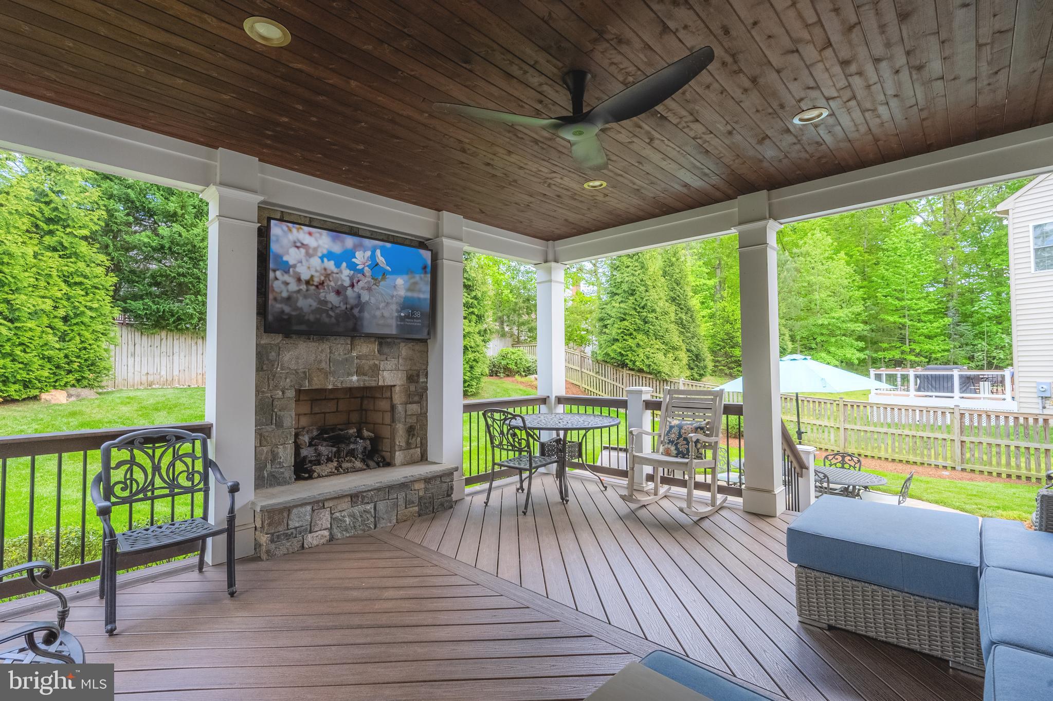 7578 GLEN POINTE COURT