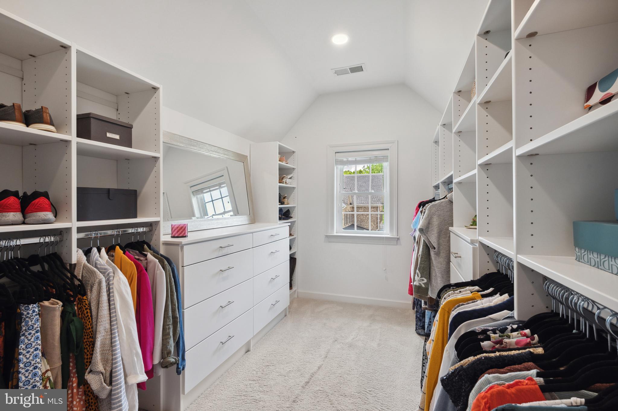 GAMBRILL POINTE - Residential