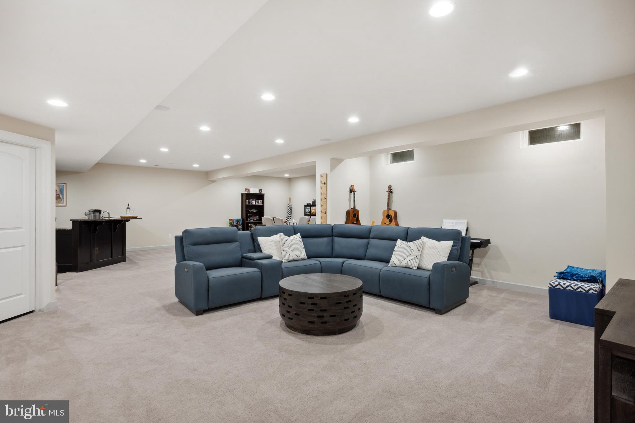 GAMBRILL POINTE - Residential