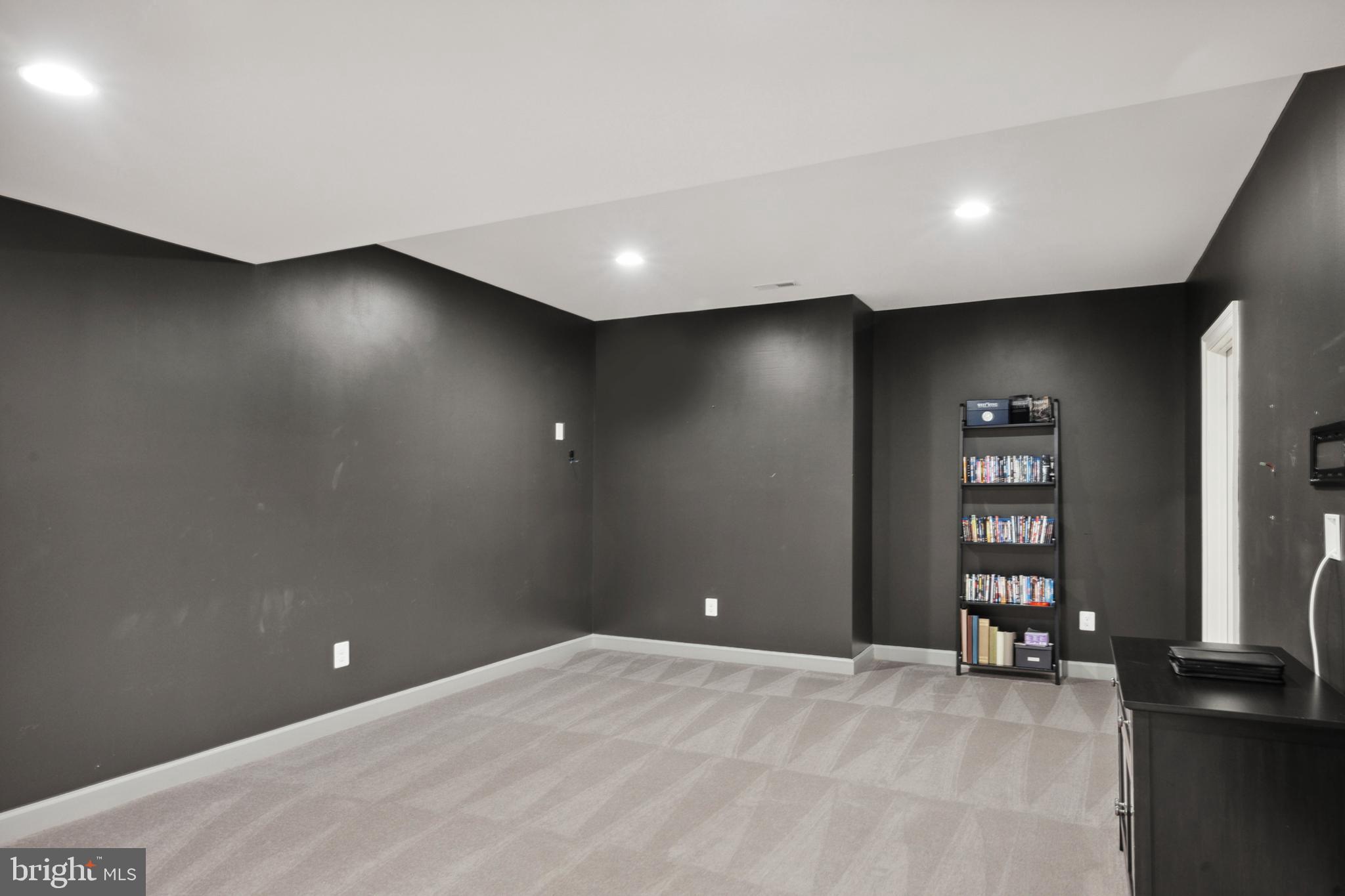 GAMBRILL POINTE - Residential