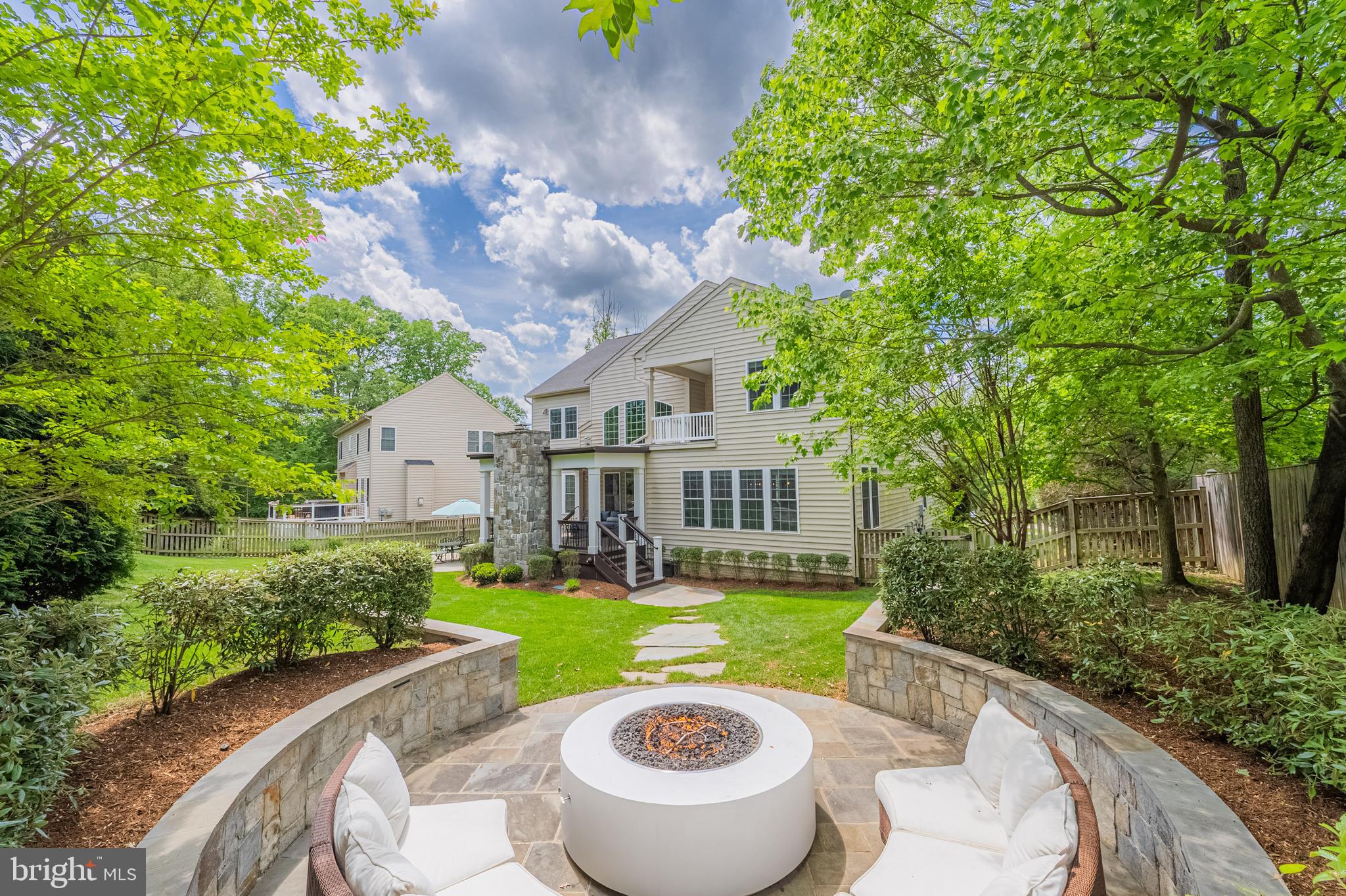 GAMBRILL POINTE - Residential