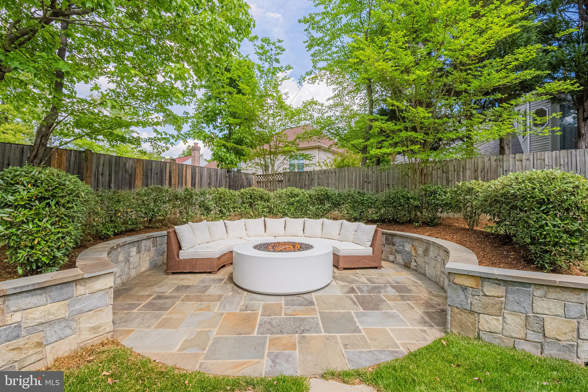 GAMBRILL POINTE - Residential