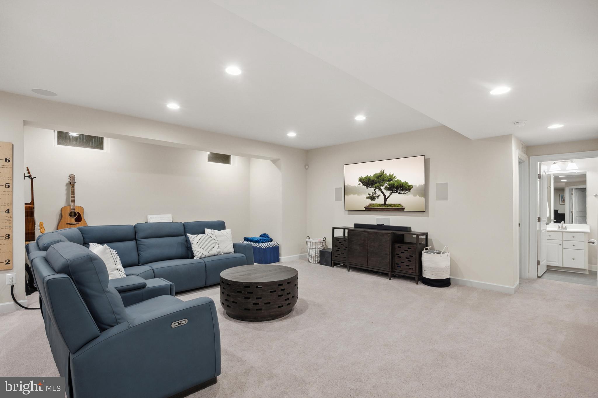 GAMBRILL POINTE - Residential