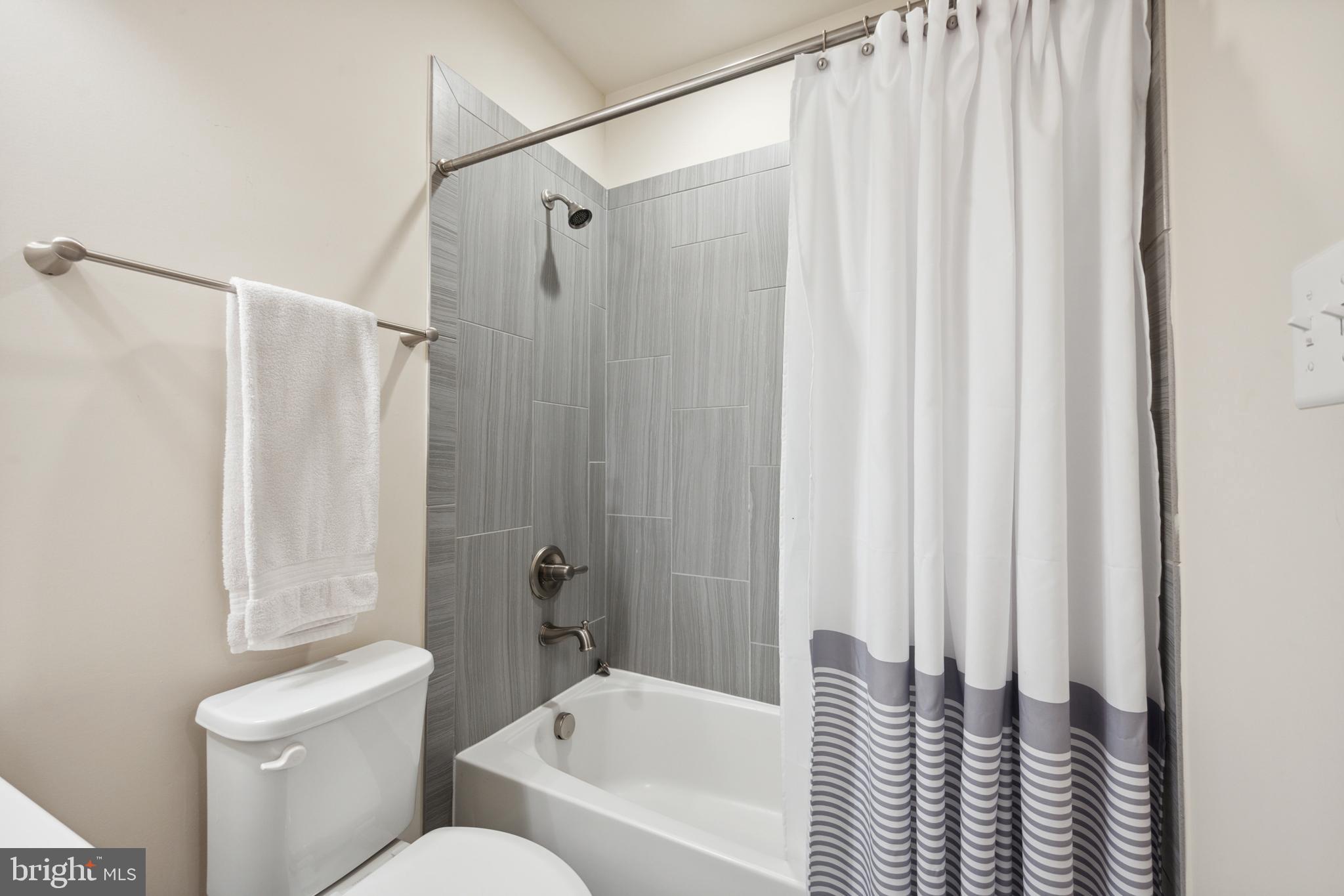 GAMBRILL POINTE - Residential