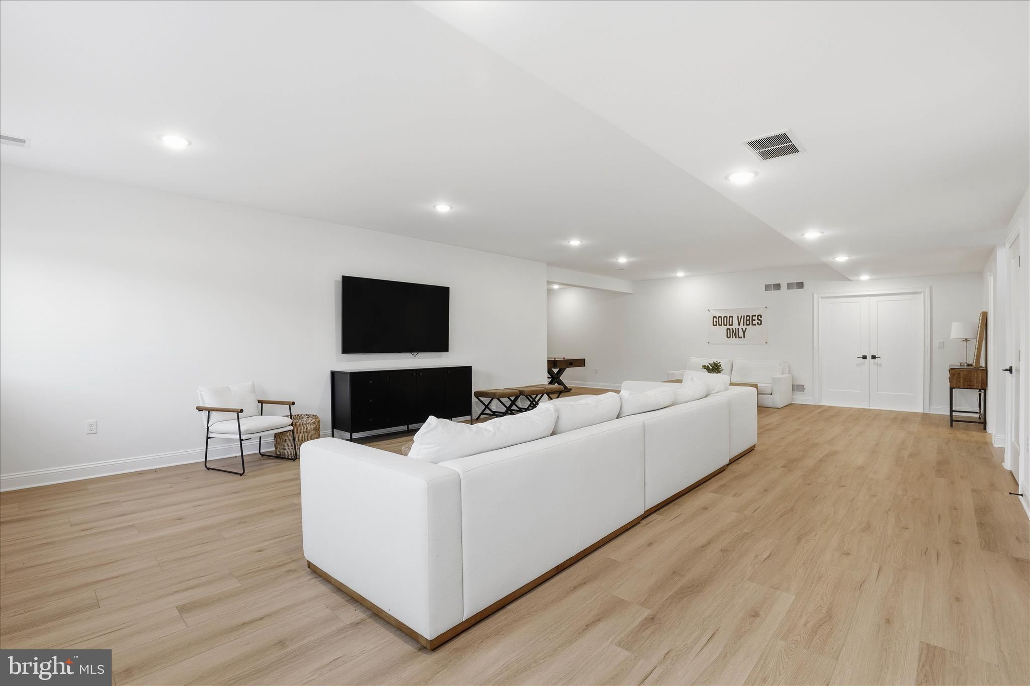 HAYDN MANOR - Residential