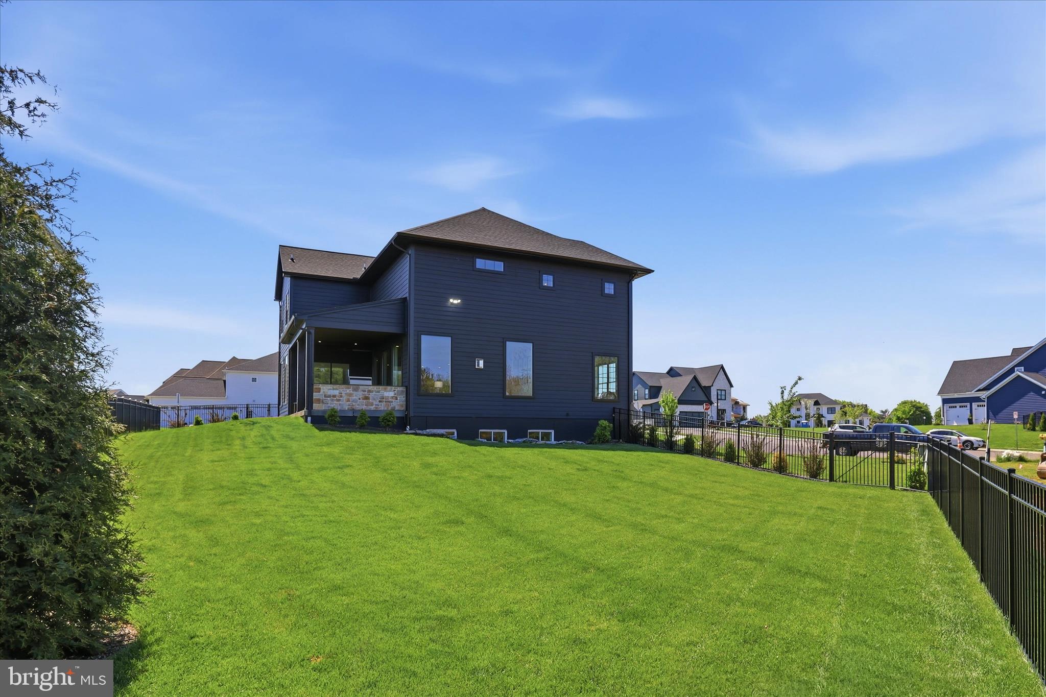 HAYDN MANOR - Residential