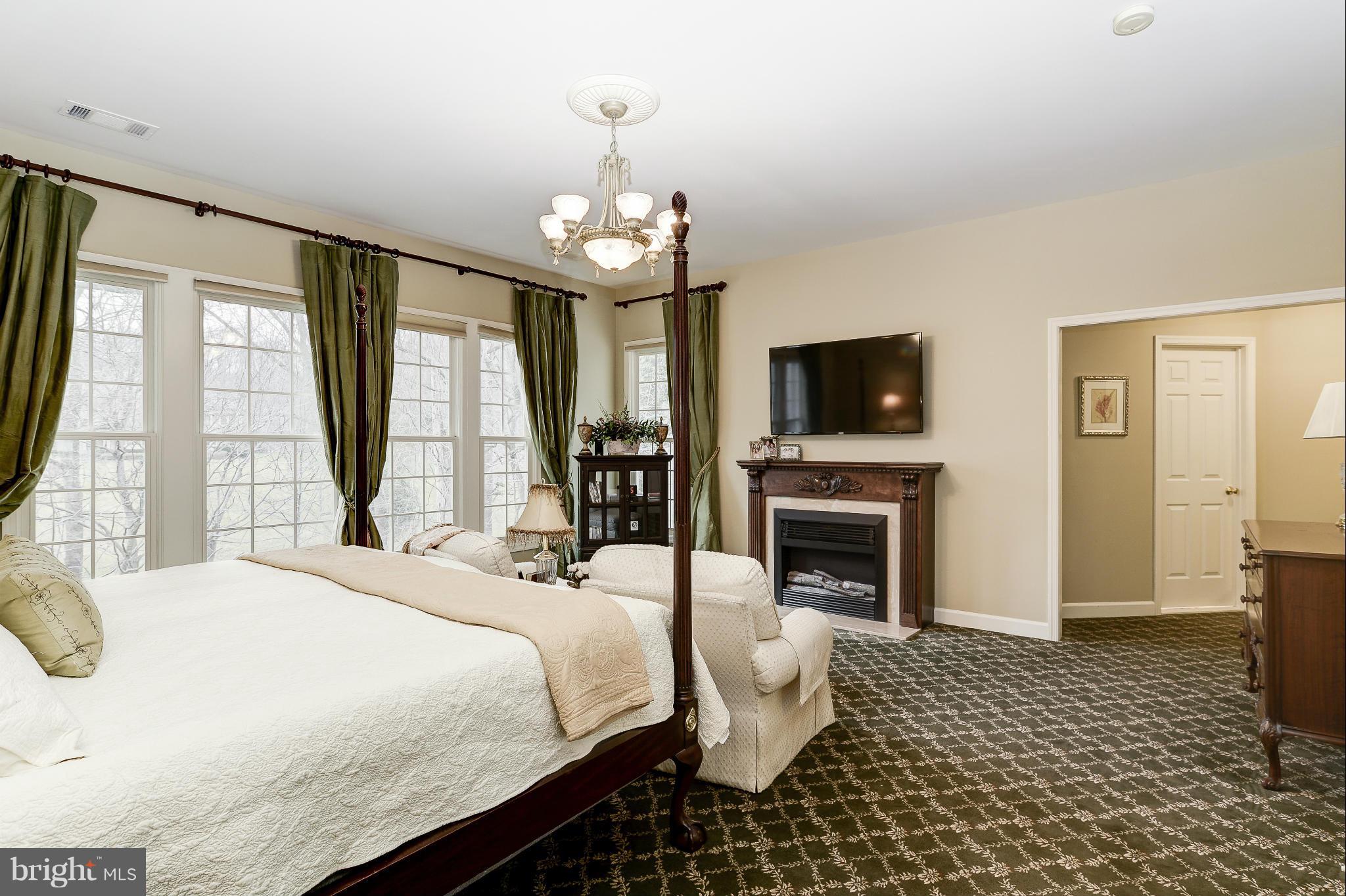 RIVER FALLS - Residential