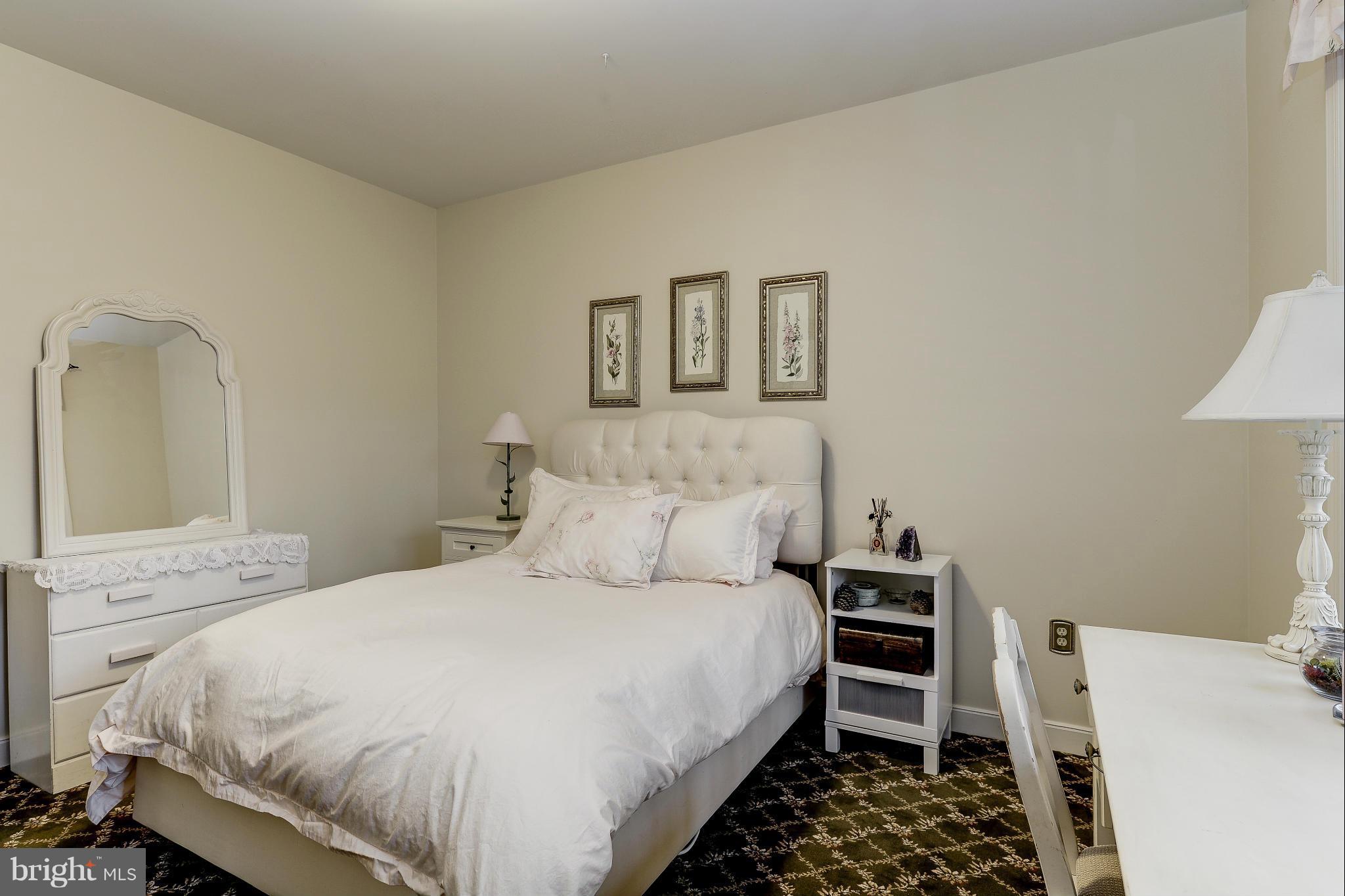 RIVER FALLS - Residential