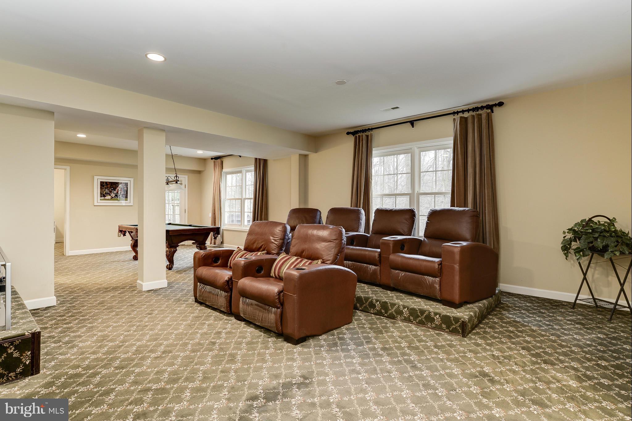 RIVER FALLS - Residential