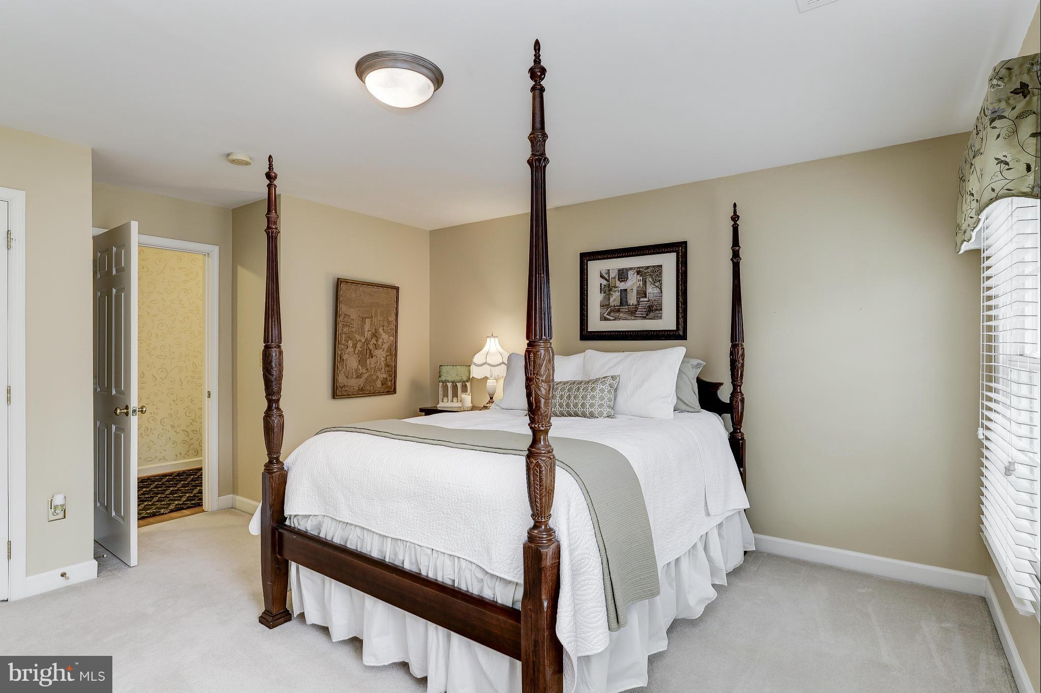 RIVER FALLS - Residential