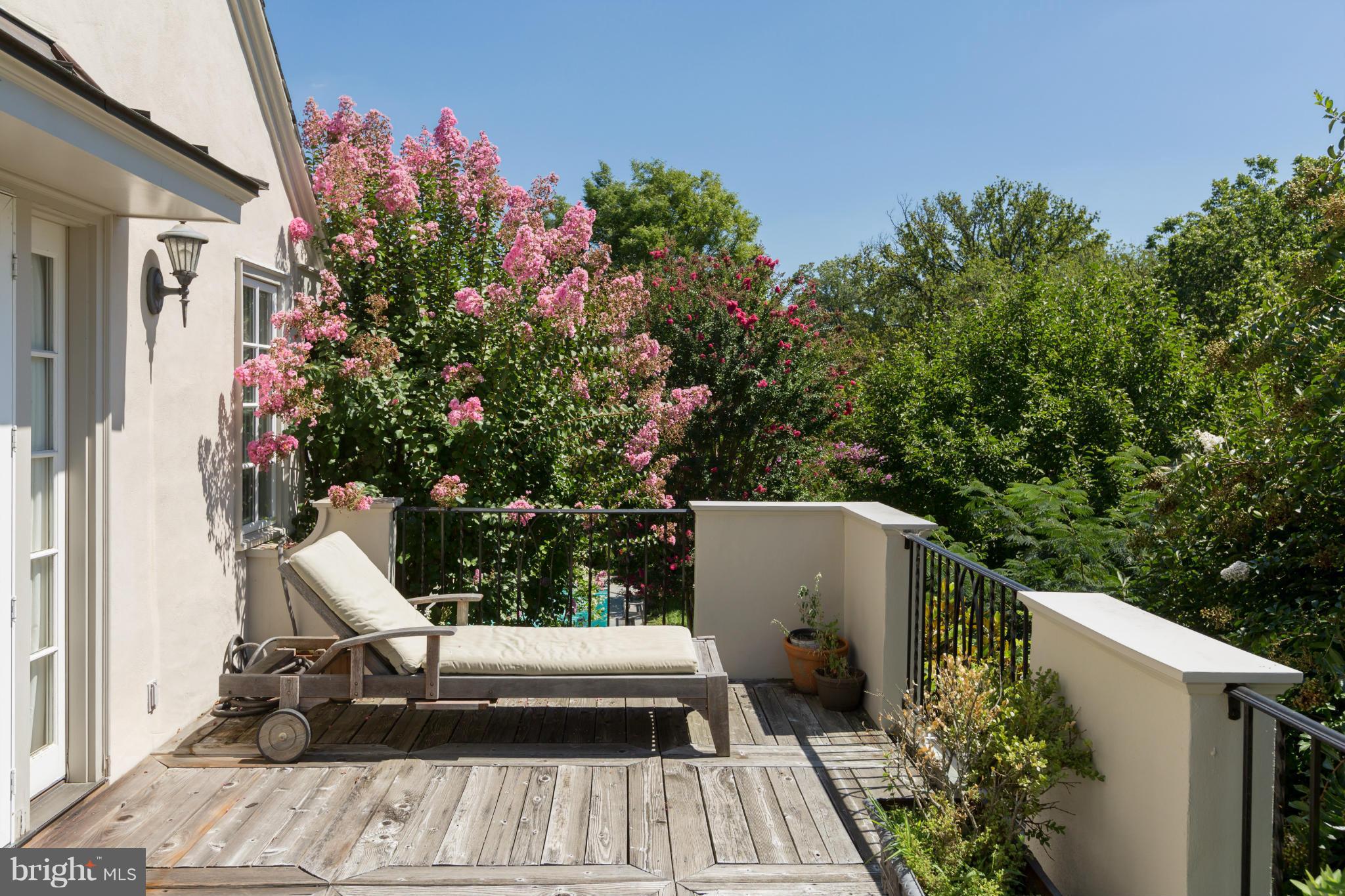WESLEY HEIGHTS - Residential