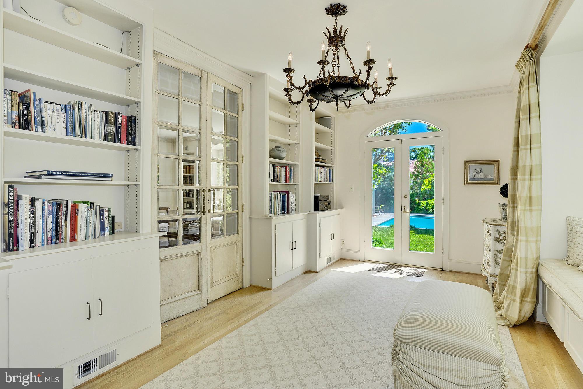 WESLEY HEIGHTS - Residential