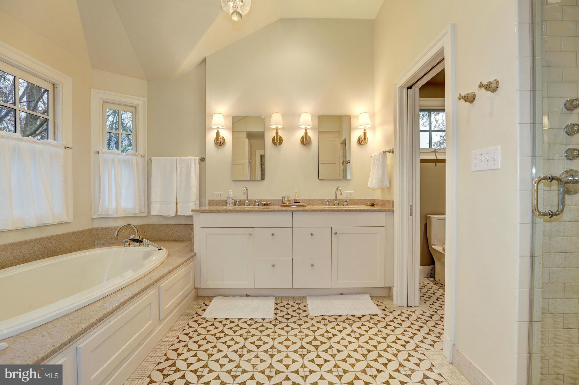 SOMERSET - Residential