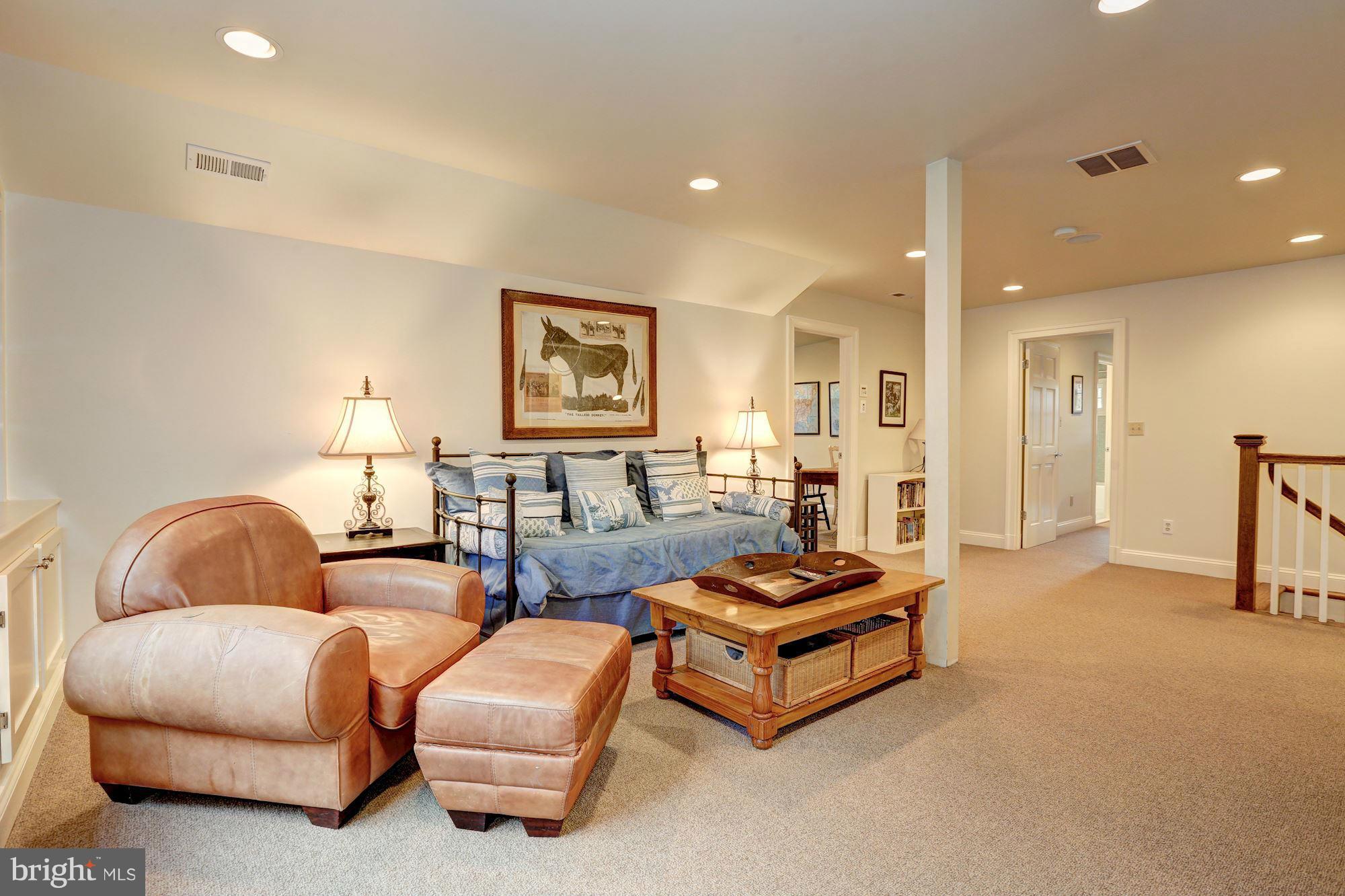 SOMERSET - Residential