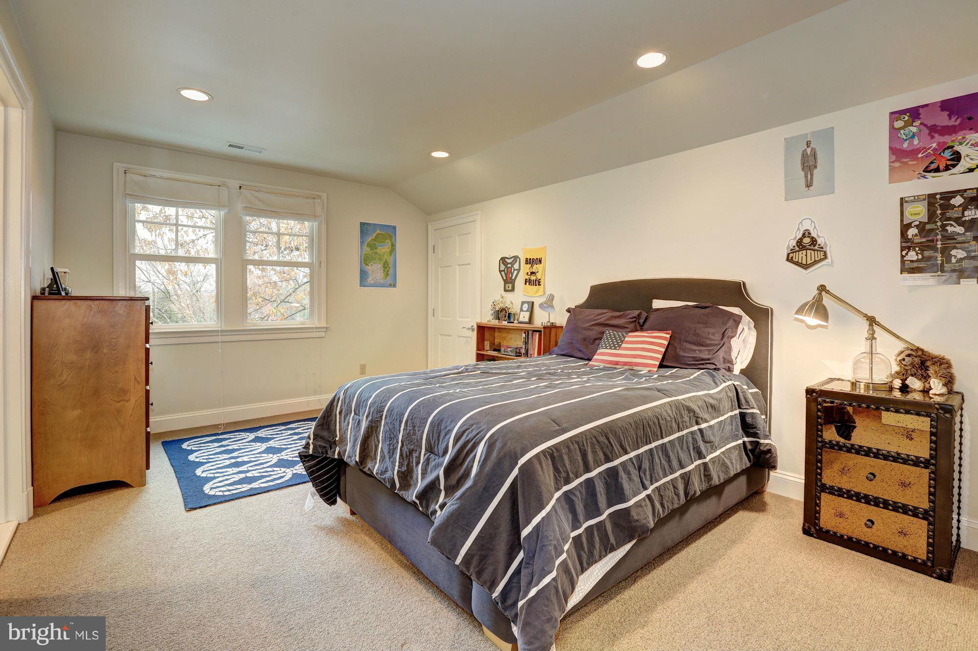 SOMERSET - Residential