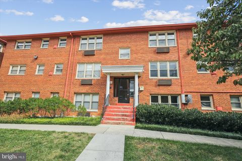 2030 N WOODROW STREET N 6 ARLINGTON VA 22207