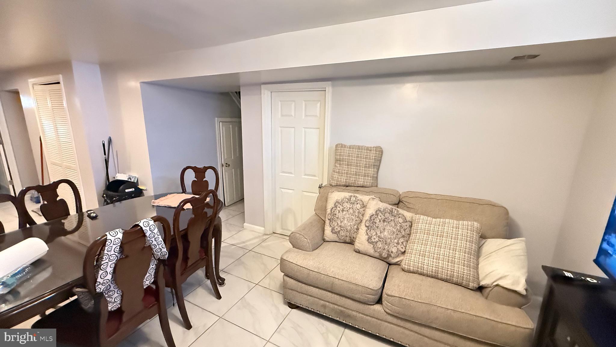 CONNEMARA HILLS - Residential