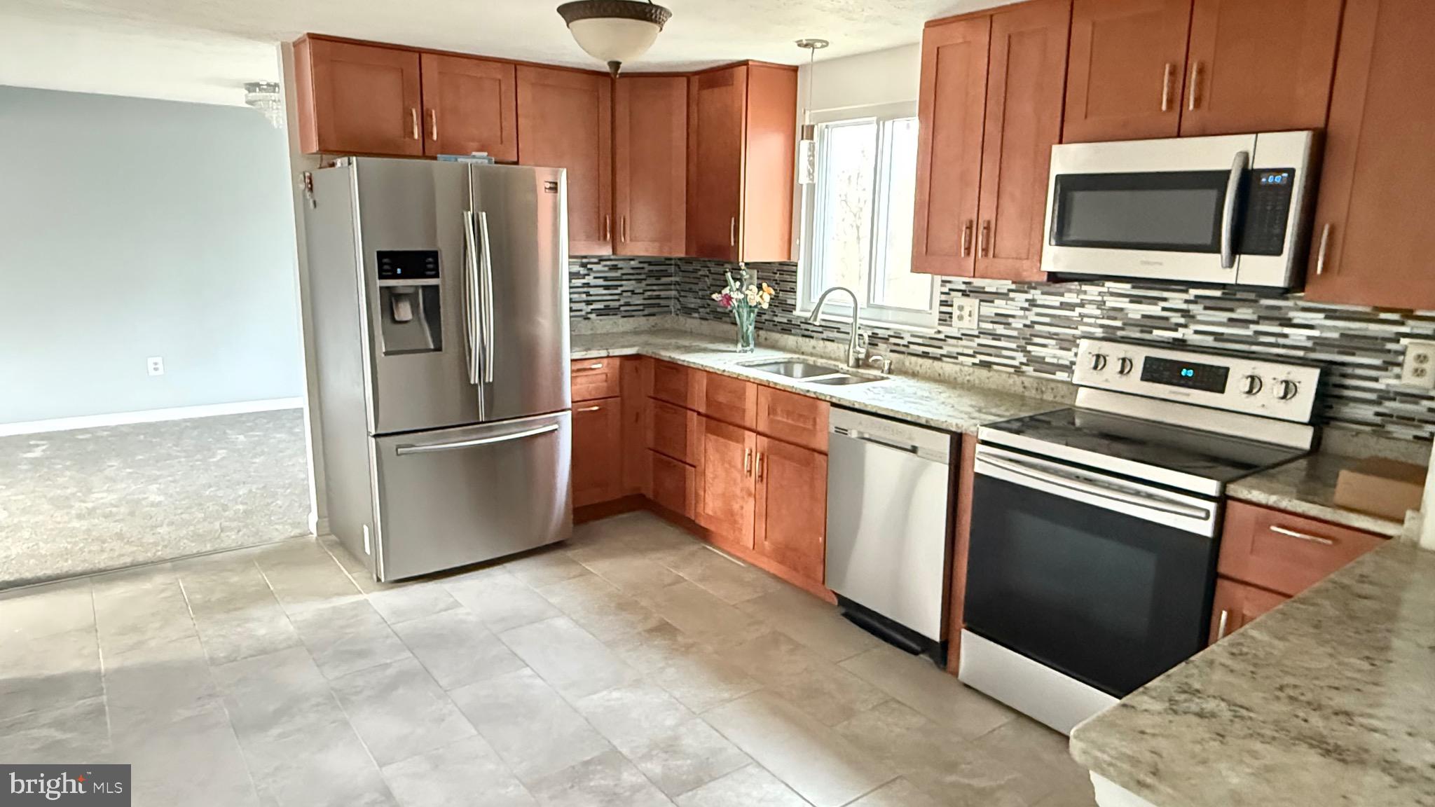 CONNEMARA HILLS - Residential