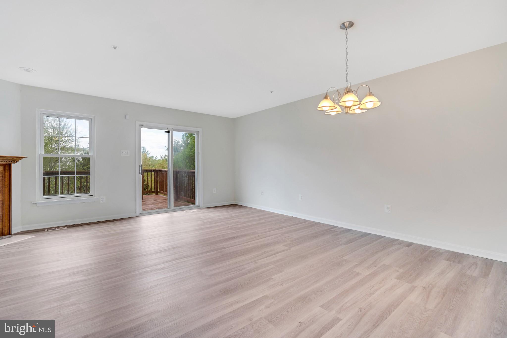 SUMMIT CREEK - Residential